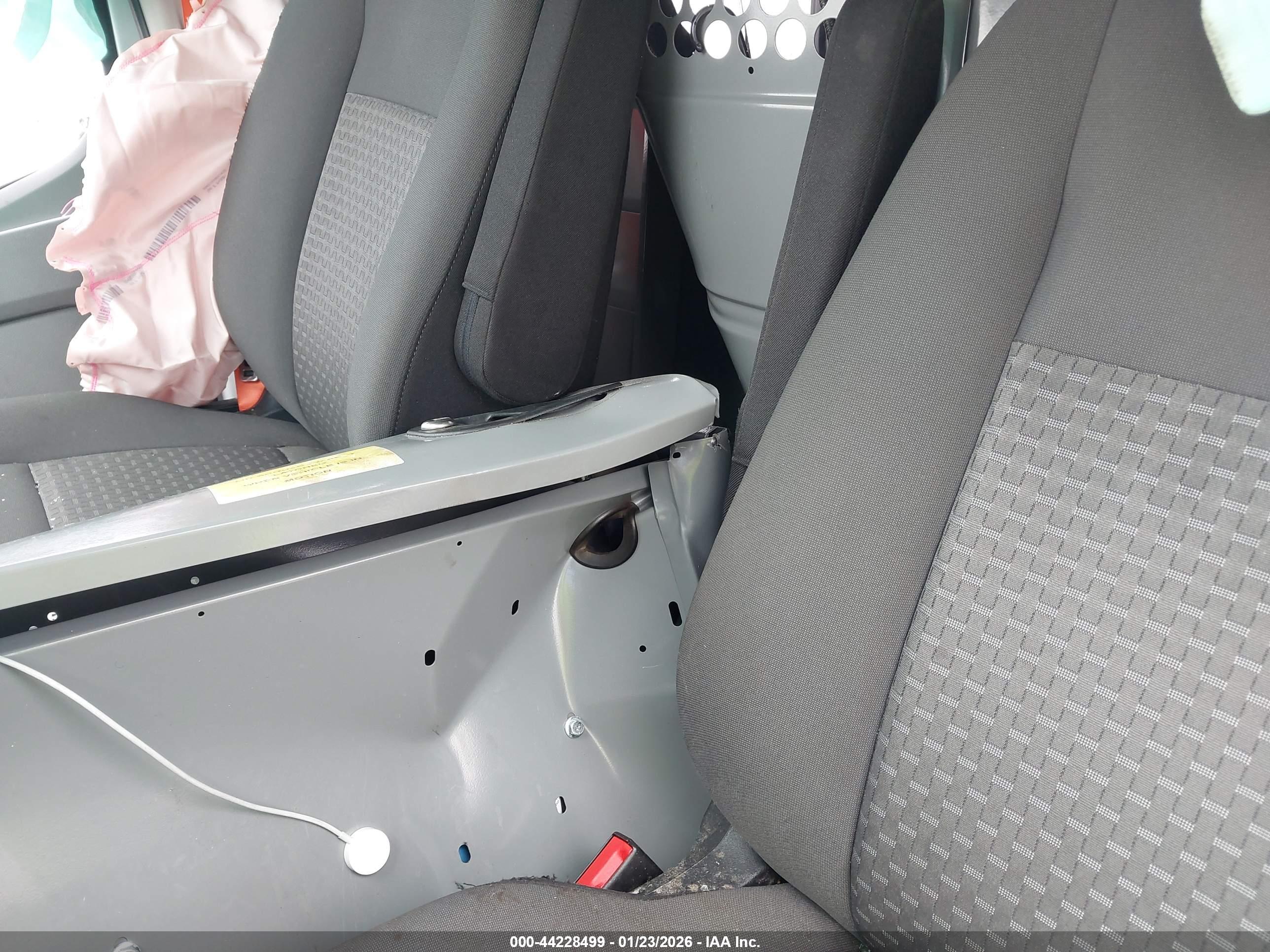 FORD TRANSIT-150 image 8