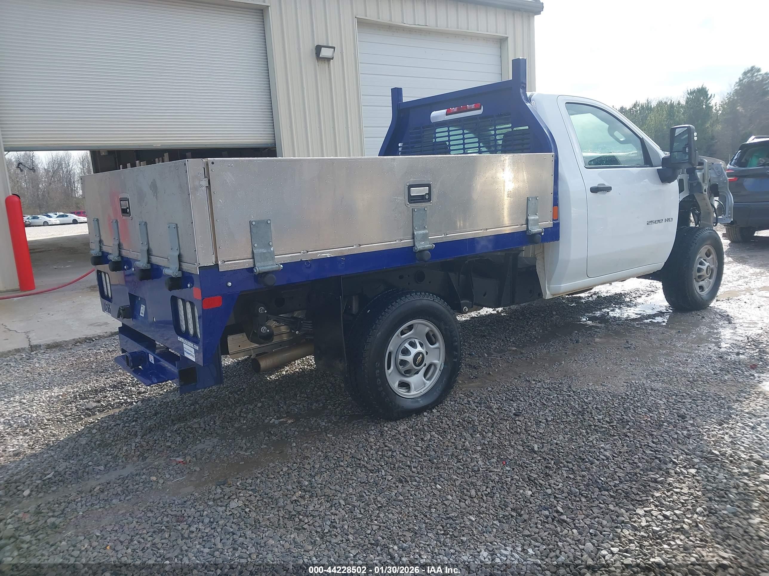 CHEVROLET SILVERADO image 4