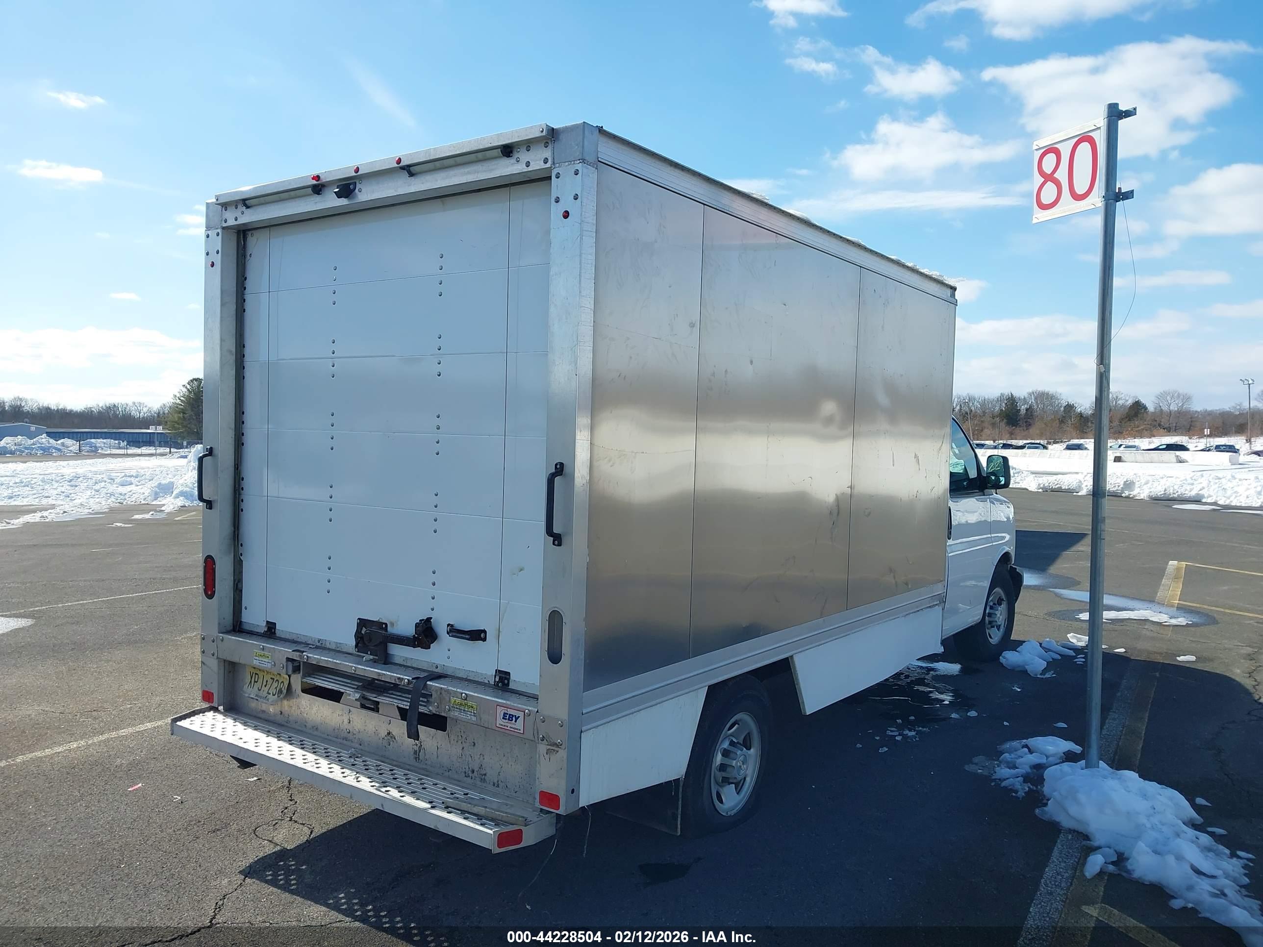 CHEVROLET EXPRESS image 4