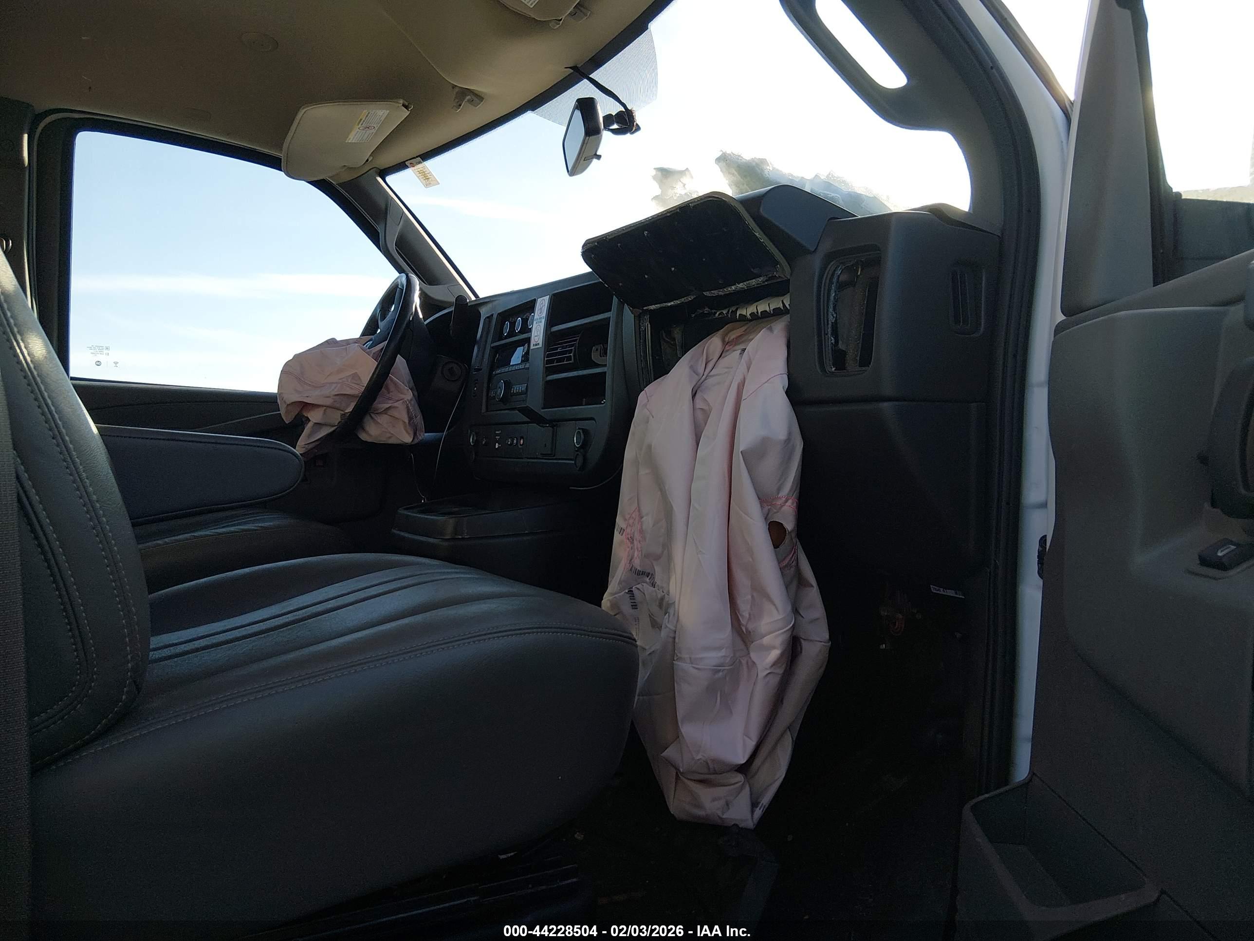 CHEVROLET EXPRESS image 8