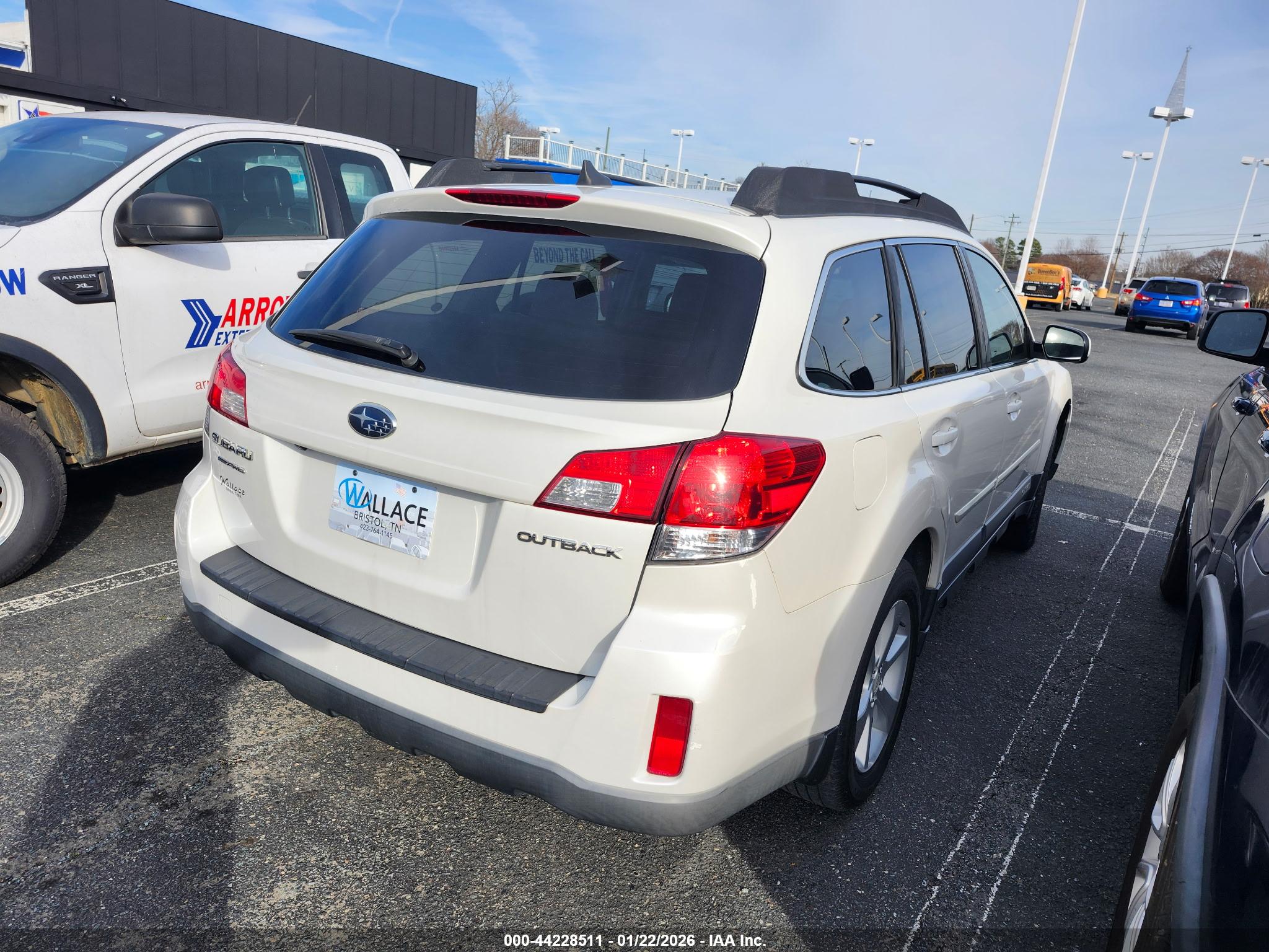 SUBARU OUTBACK image 4
