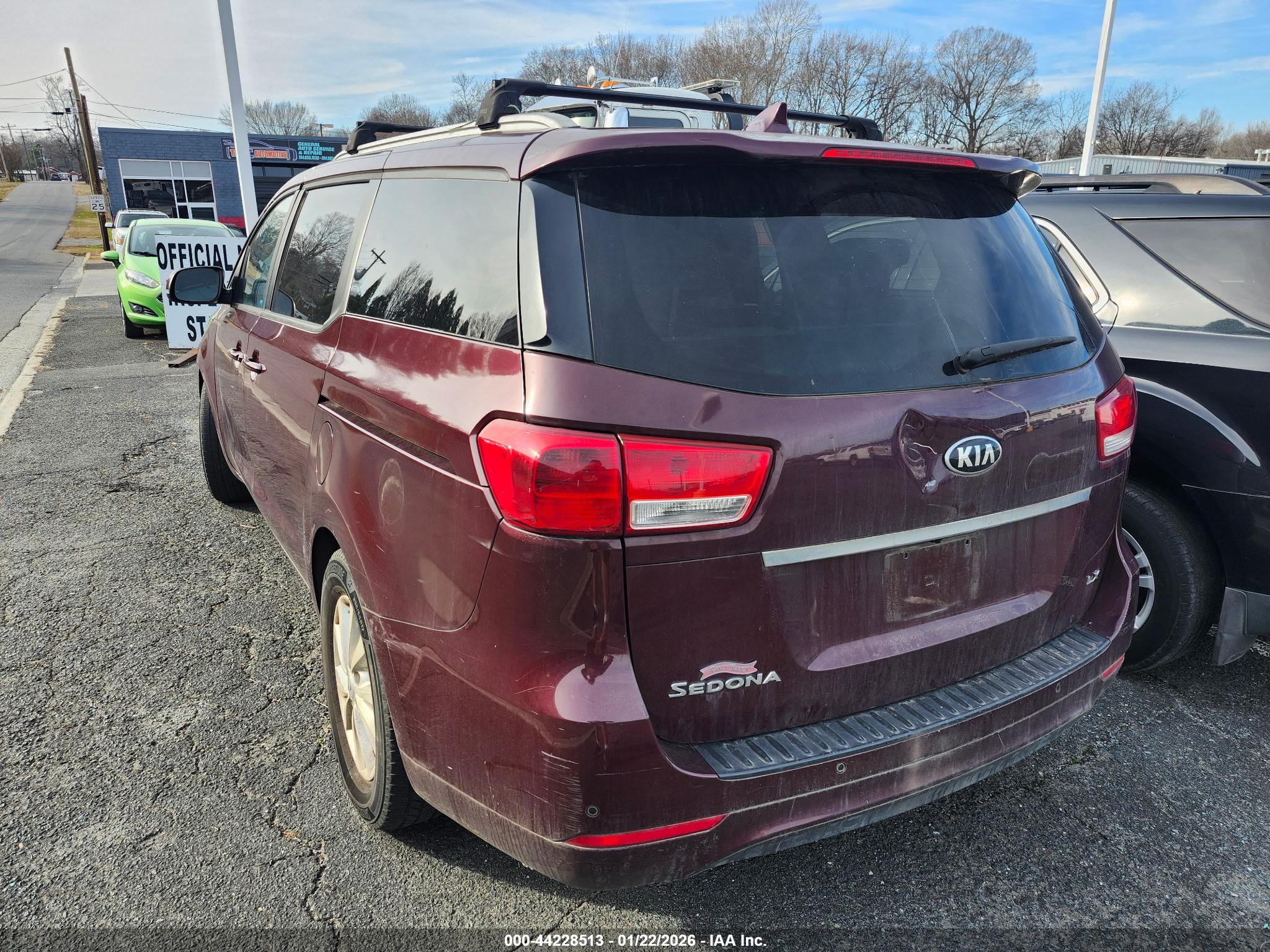 KIA SEDONA image 3