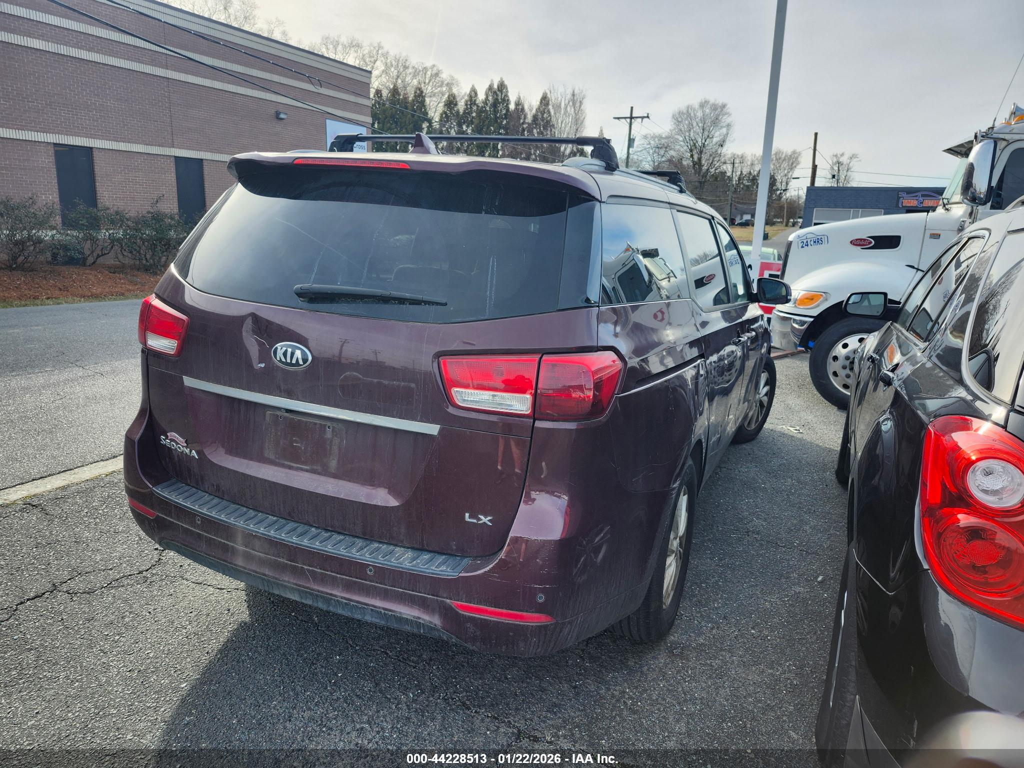 KIA SEDONA image 4