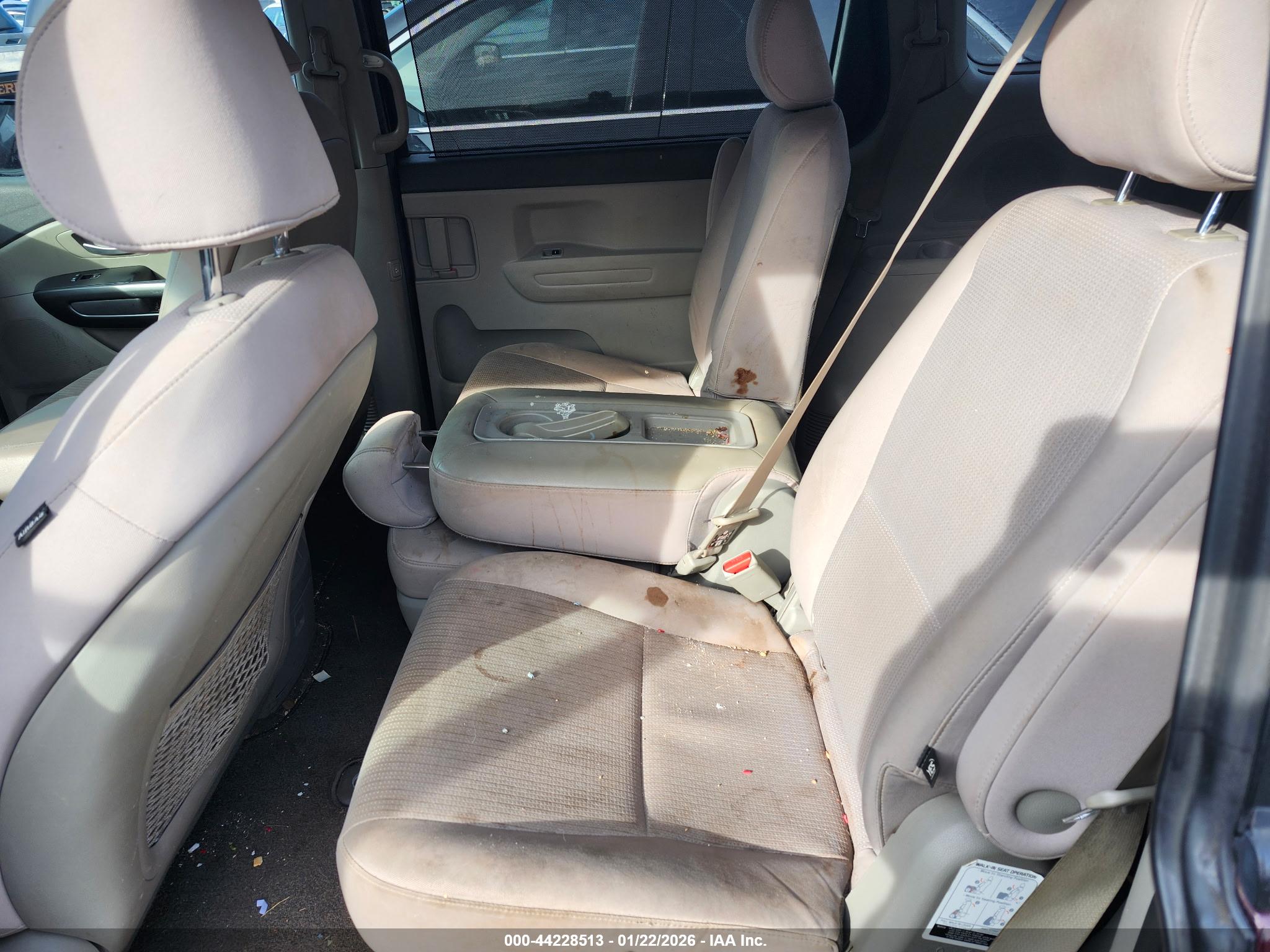 KIA SEDONA image 8