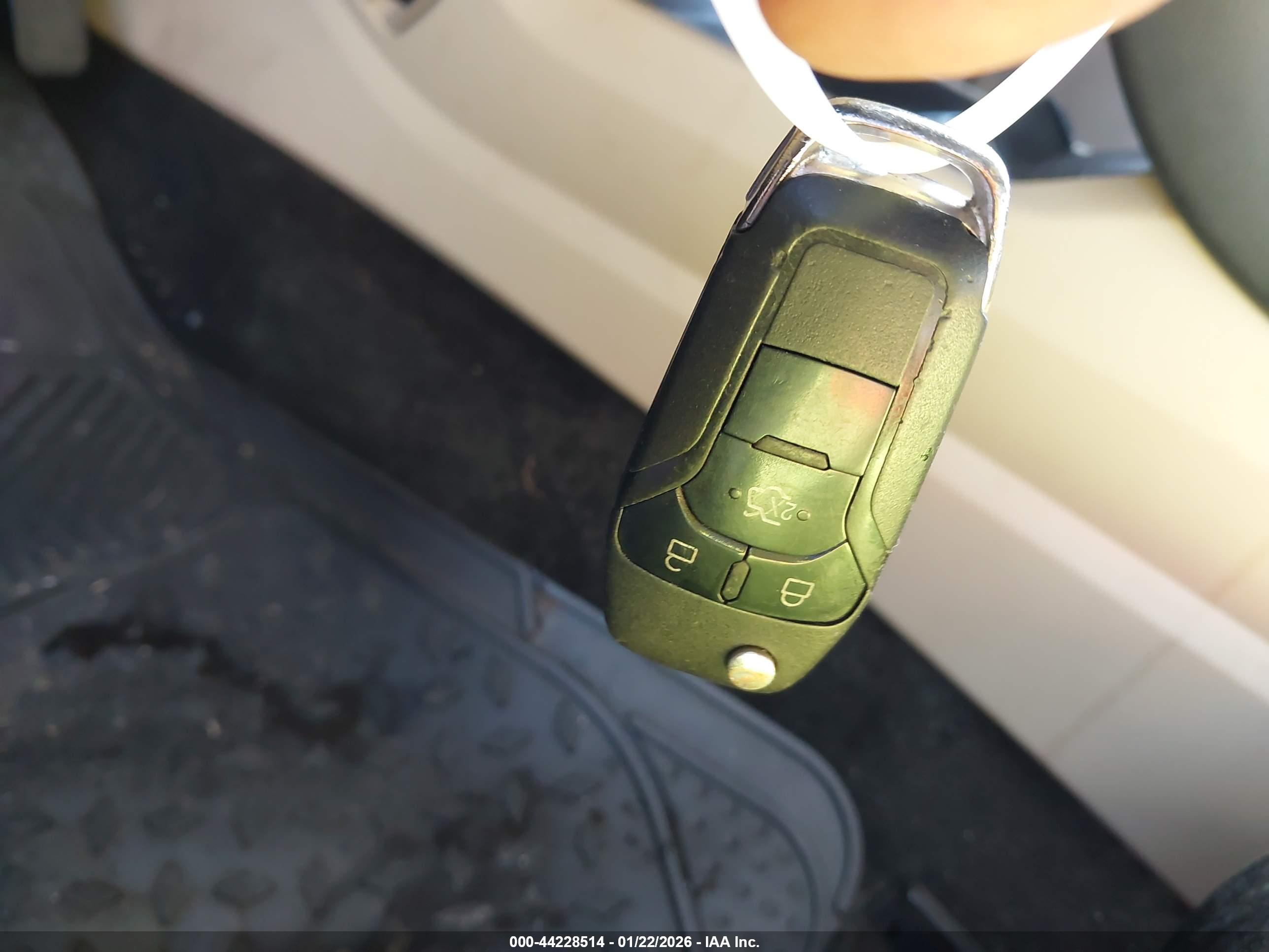 FORD FUSION image 11