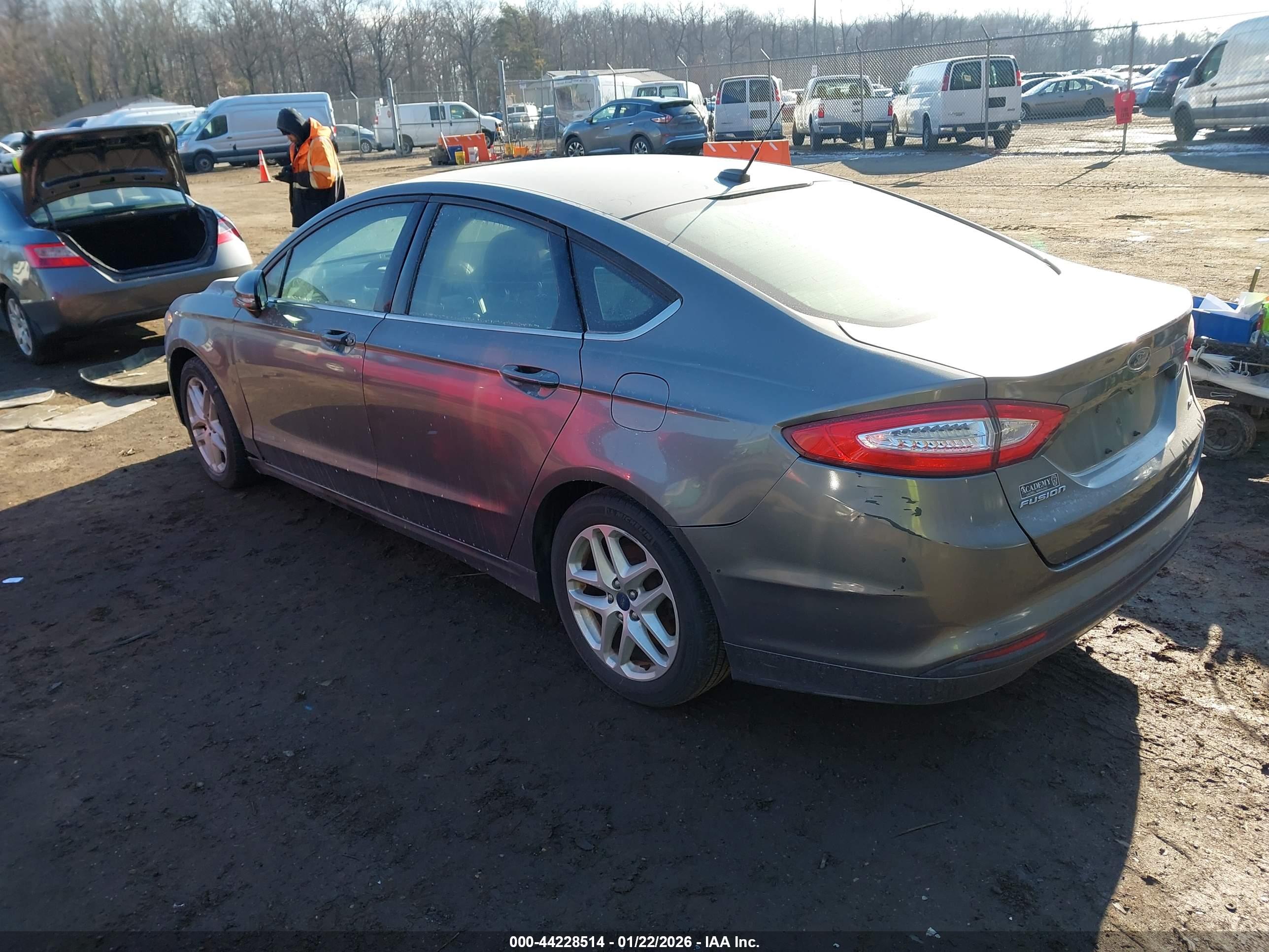FORD FUSION image 3