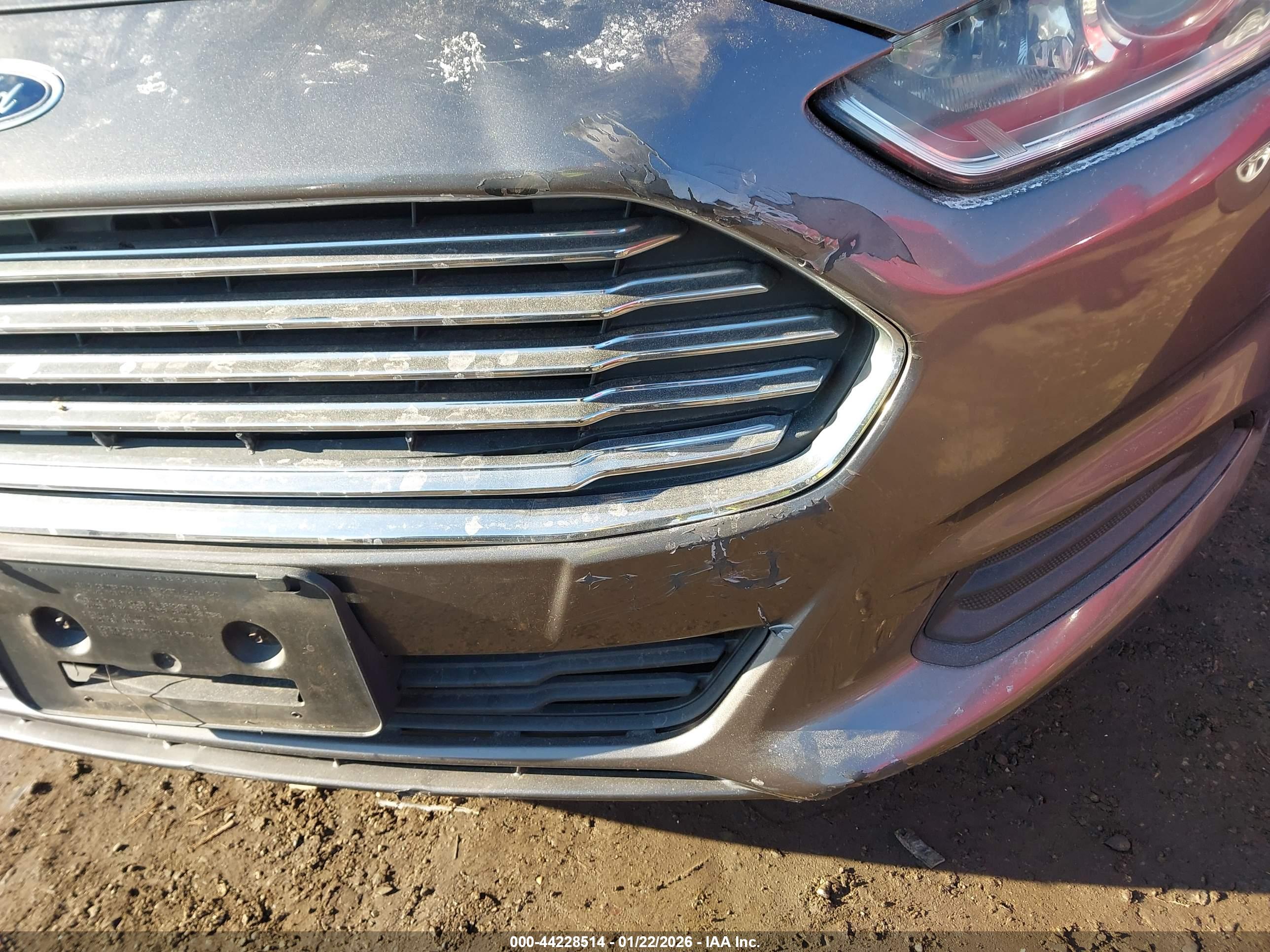 FORD FUSION image 6