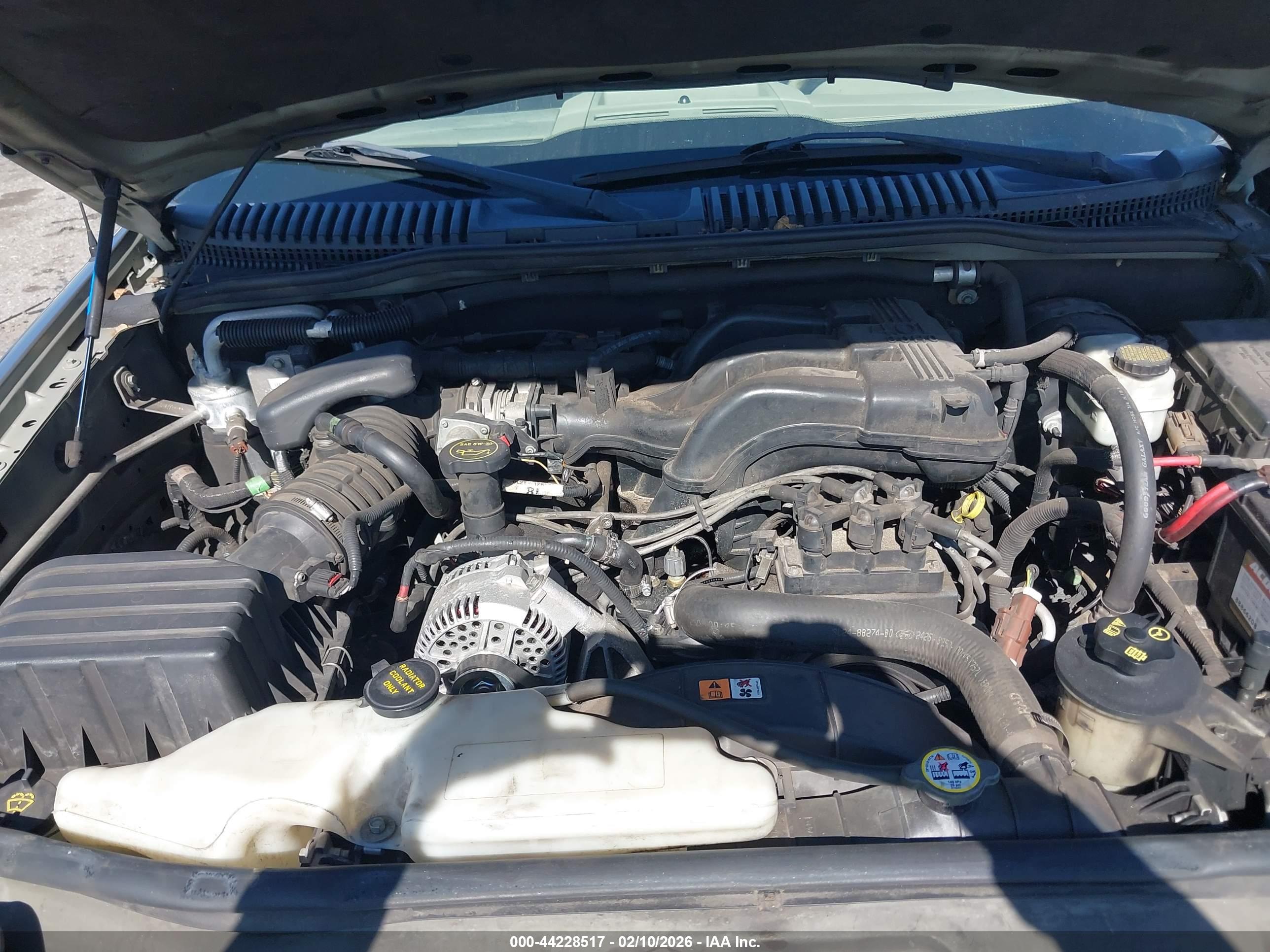 FORD EXPLORER image 10