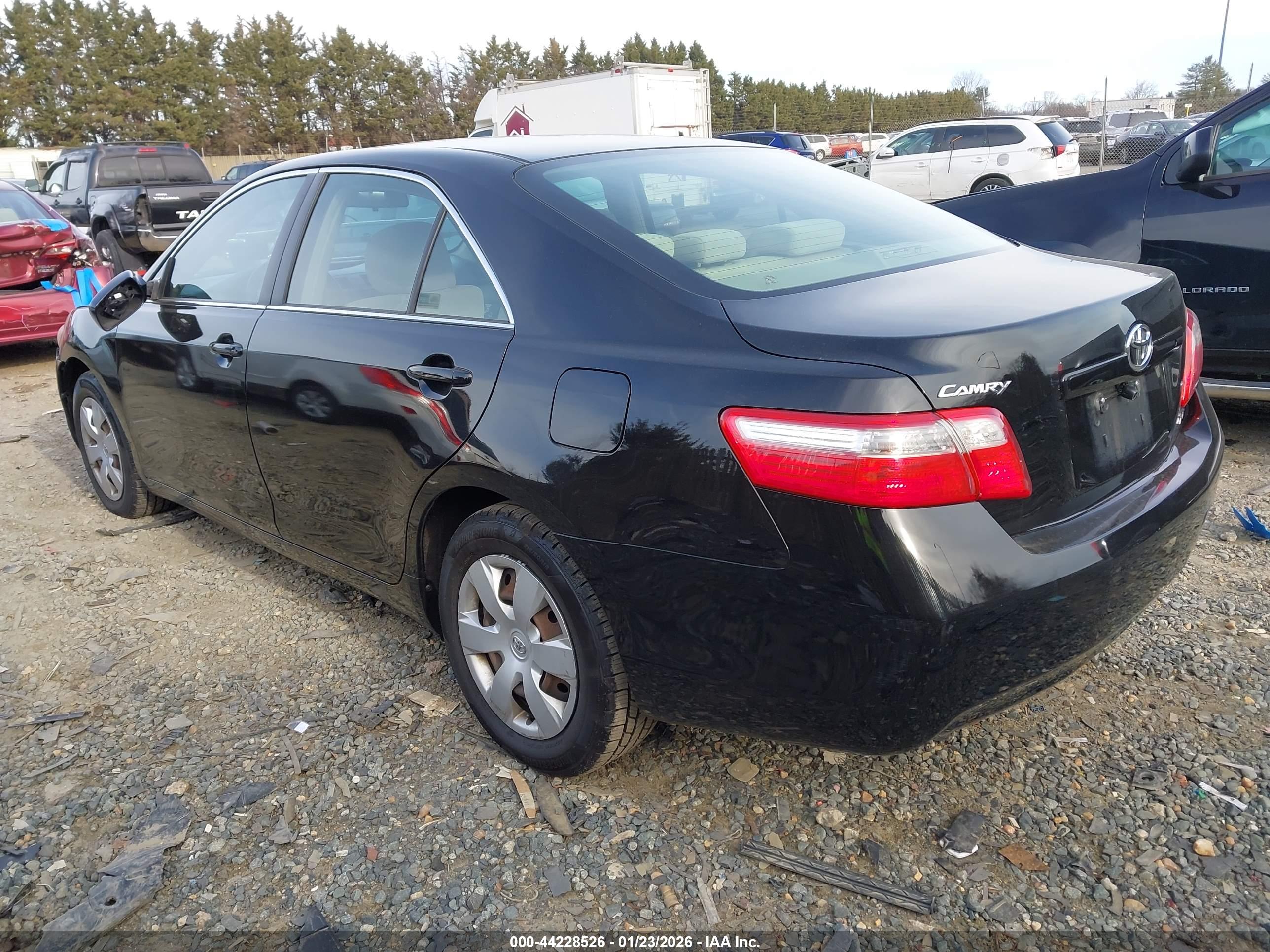TOYOTA CAMRY image 3