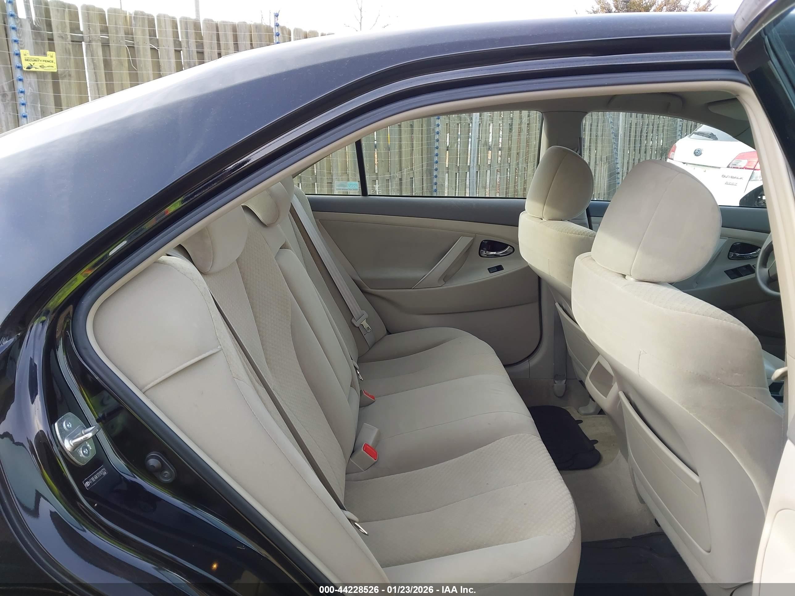TOYOTA CAMRY image 8