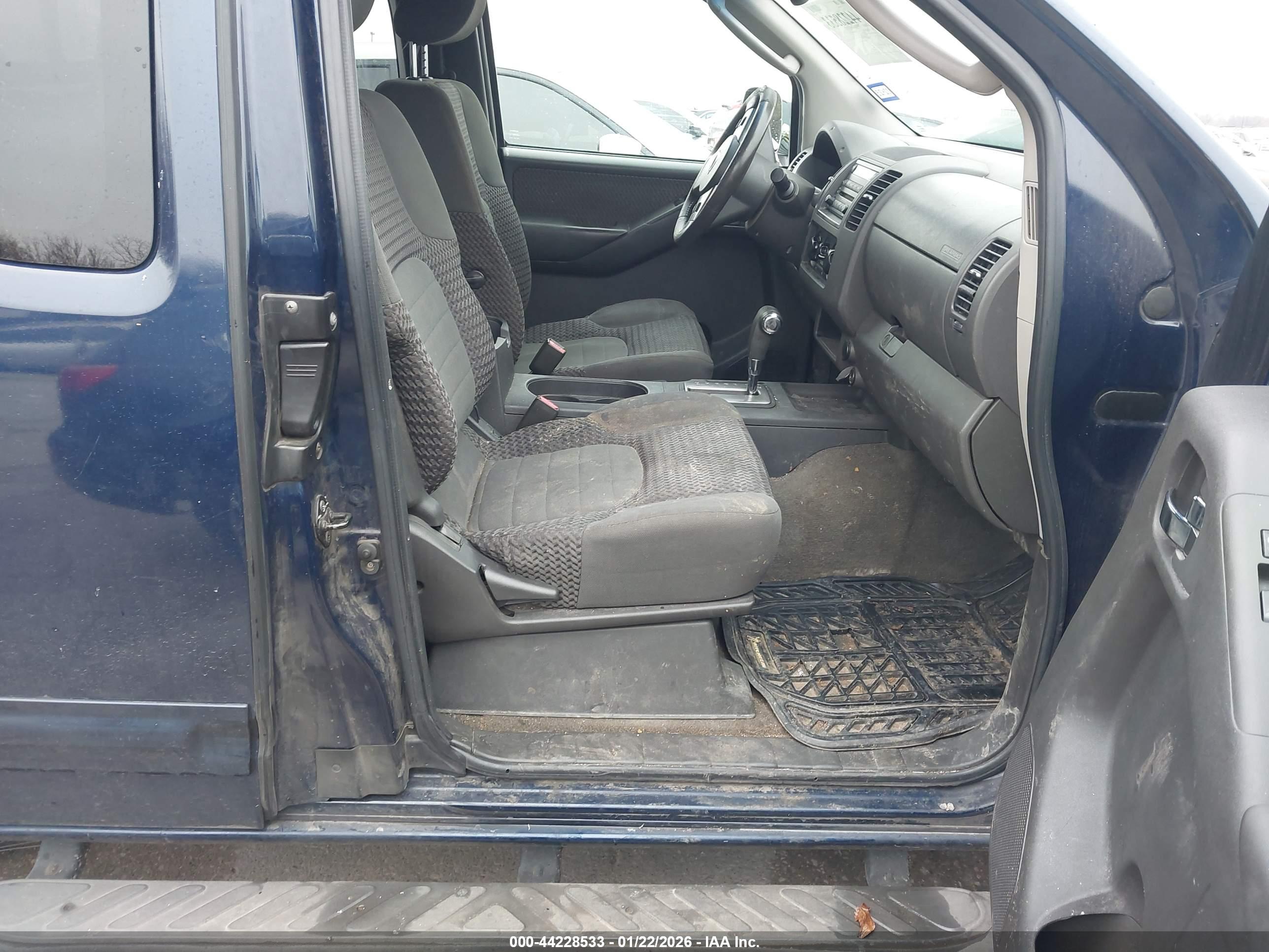 NISSAN FRONTIER image 5