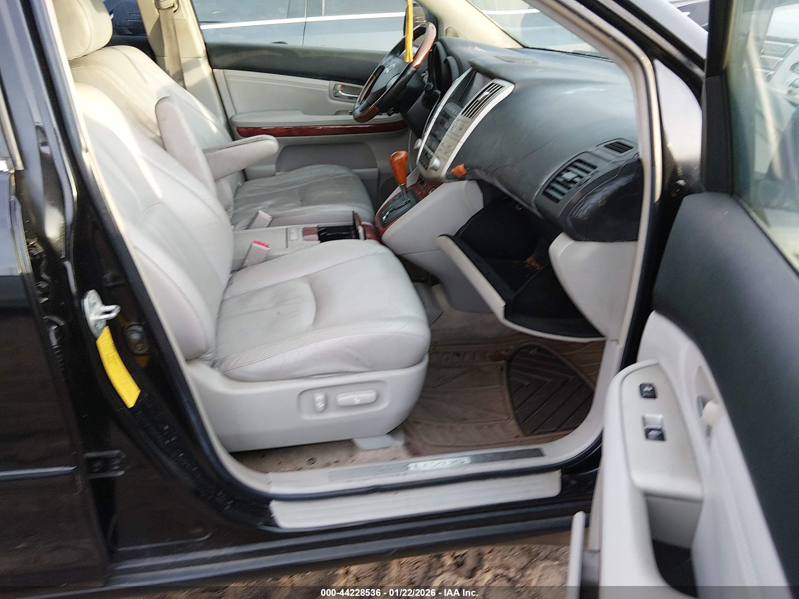 LEXUS RX image 5