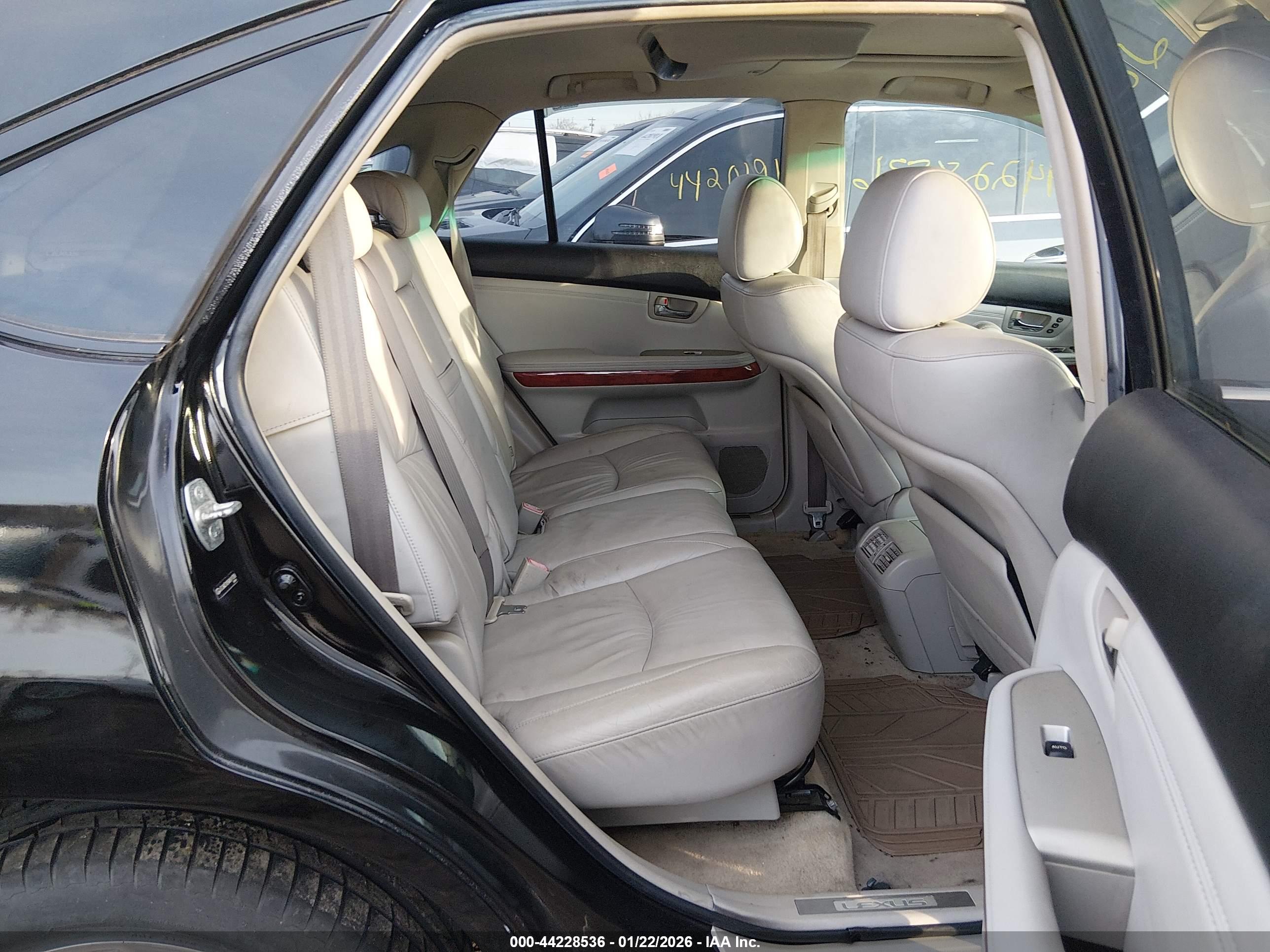 LEXUS RX image 8