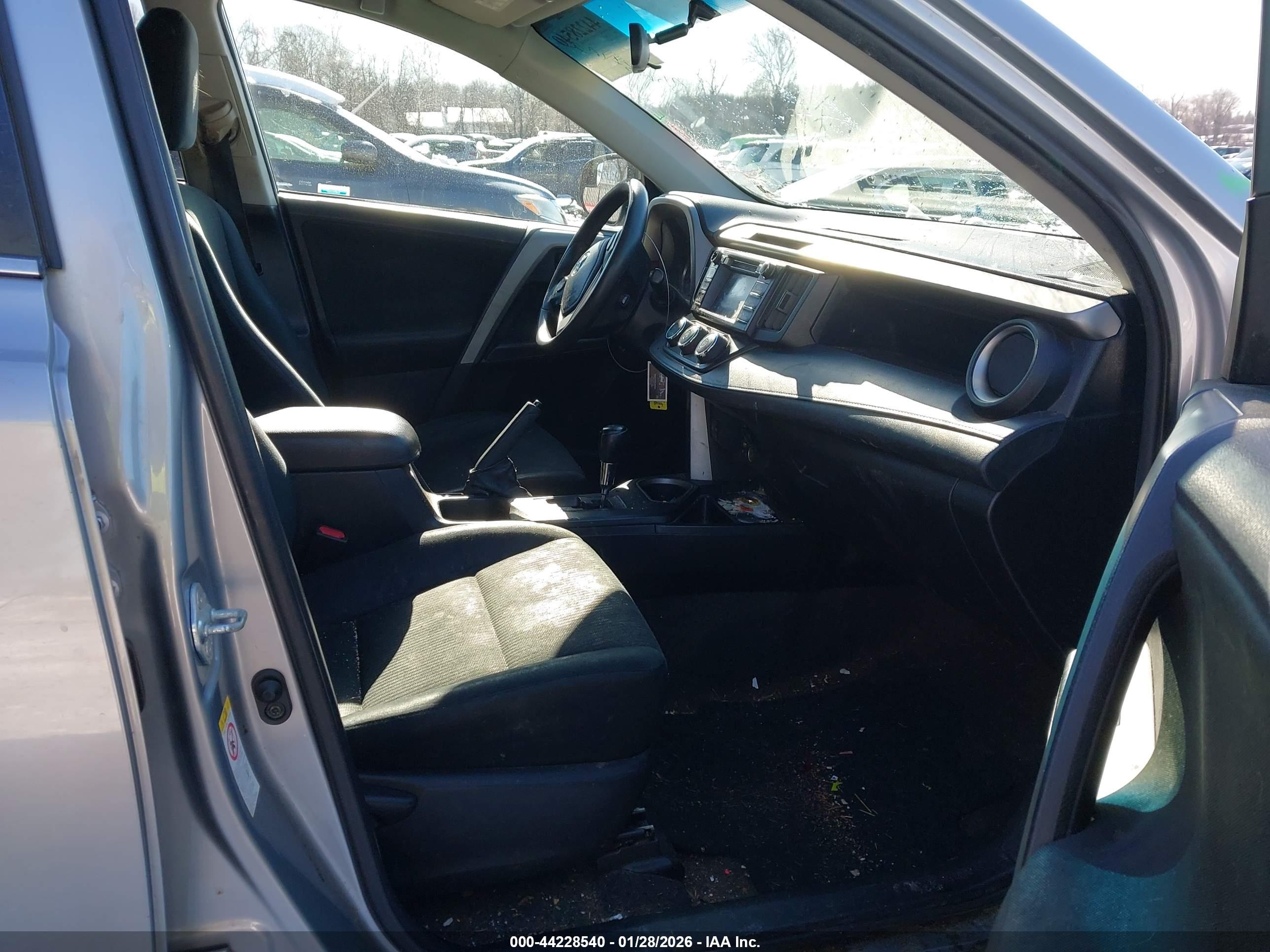 TOYOTA RAV4 image 5