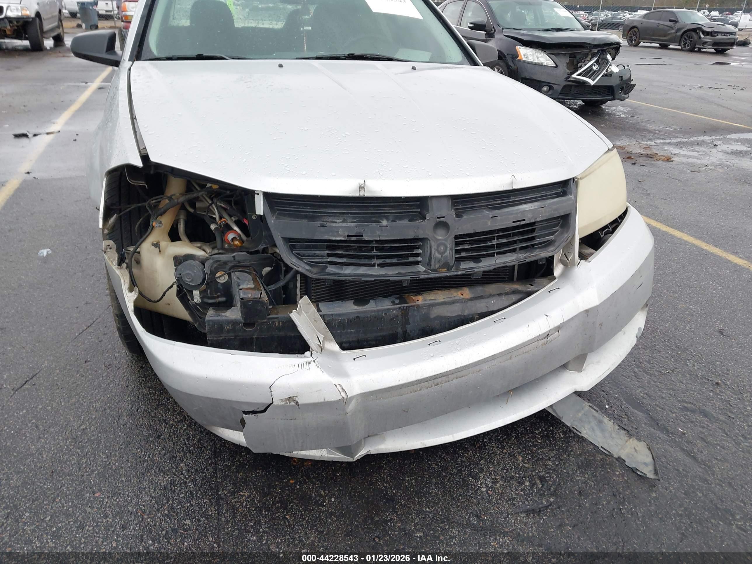 DODGE AVENGER image 6