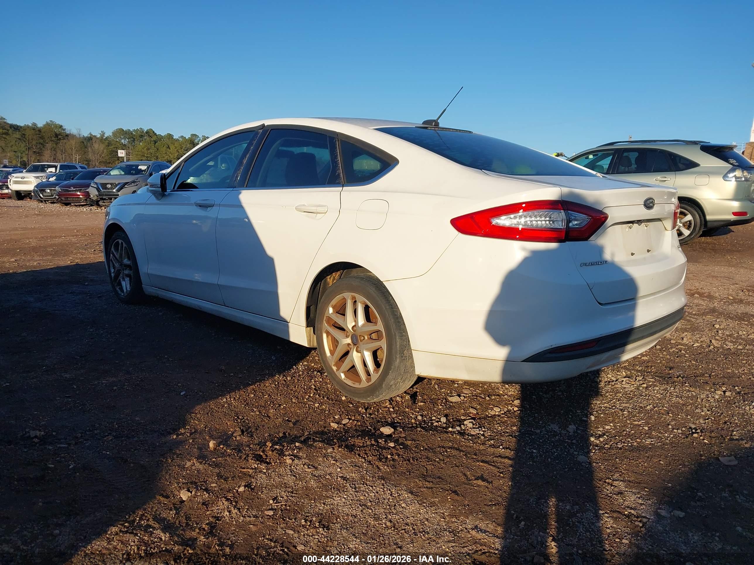 FORD FUSION image 3