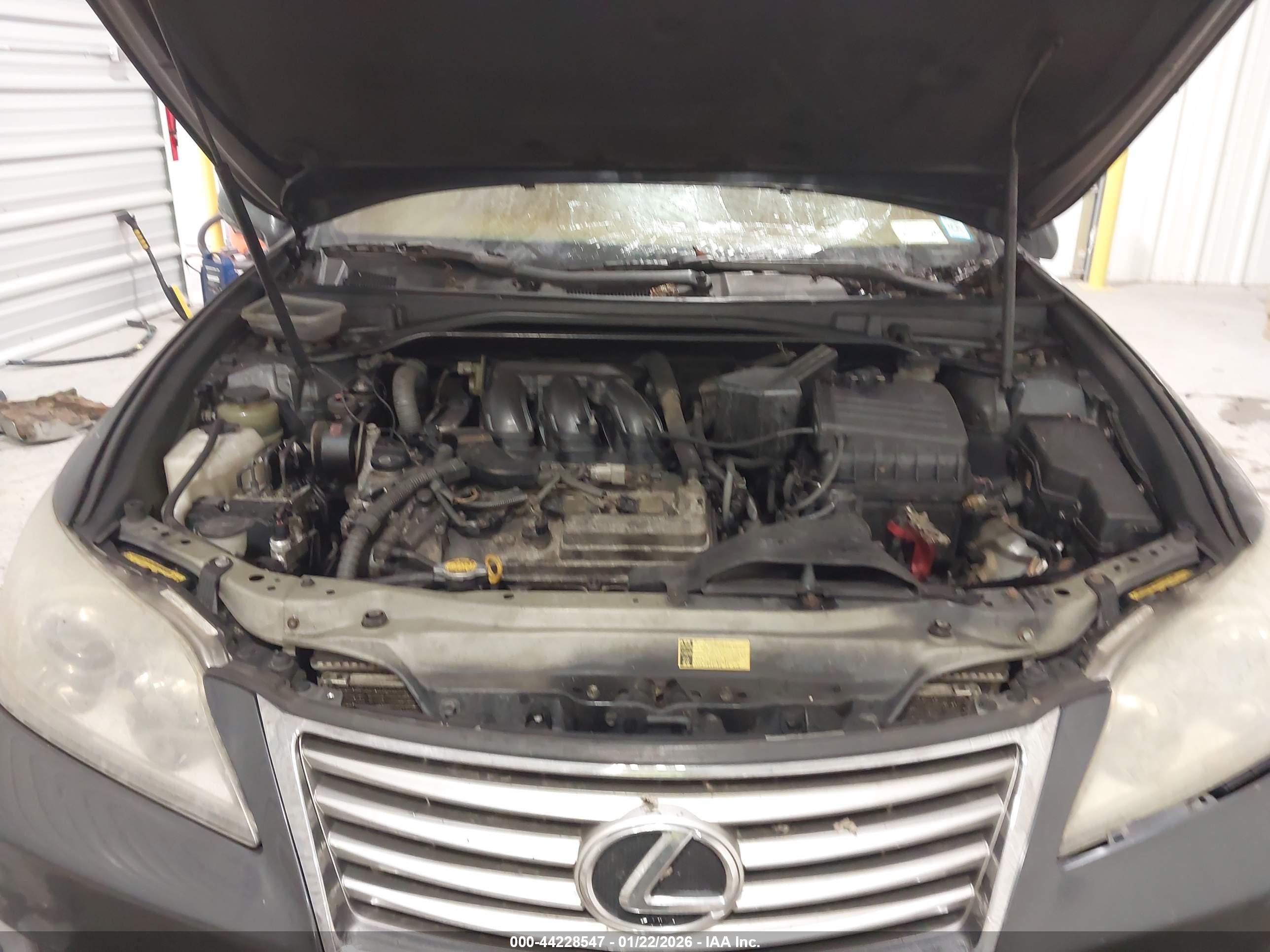 LEXUS ES image 10