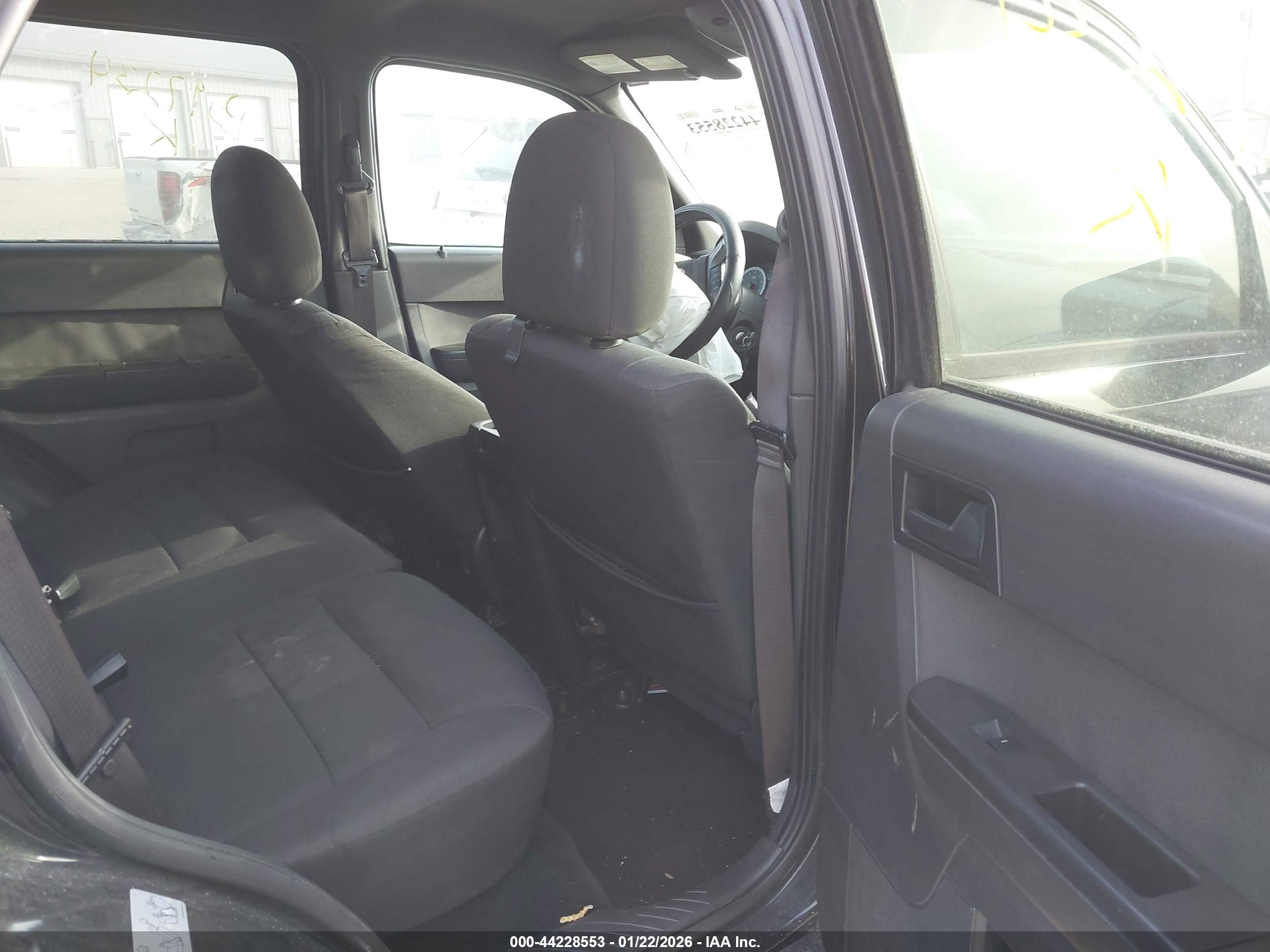 FORD ESCAPE image 8