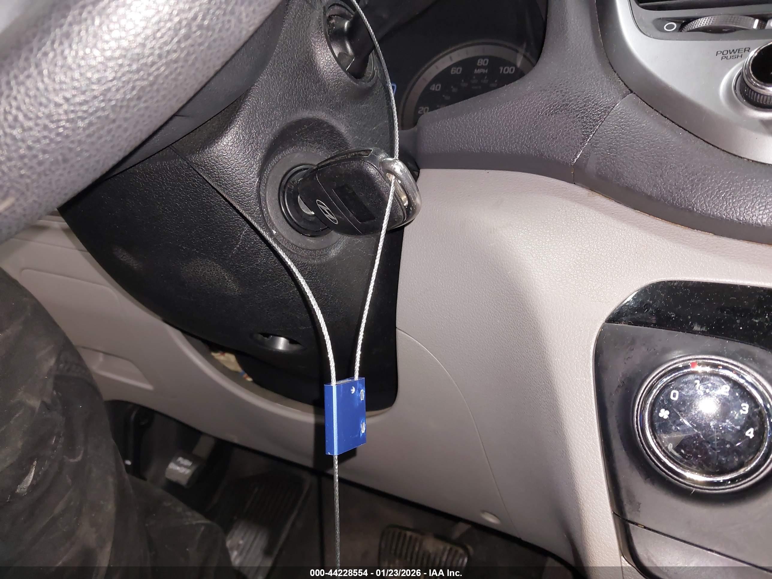 HYUNDAI TUCSON image 11