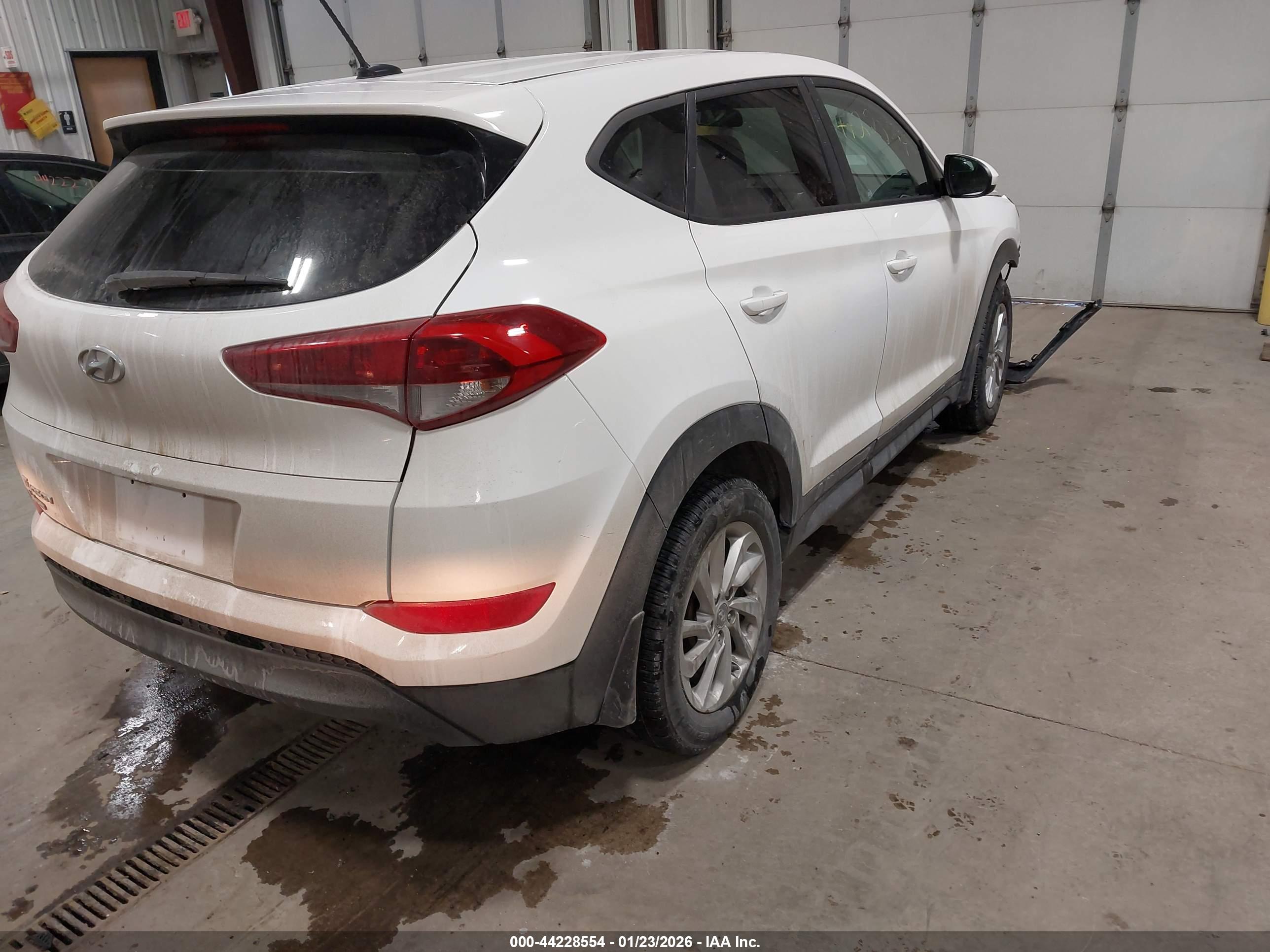HYUNDAI TUCSON image 4