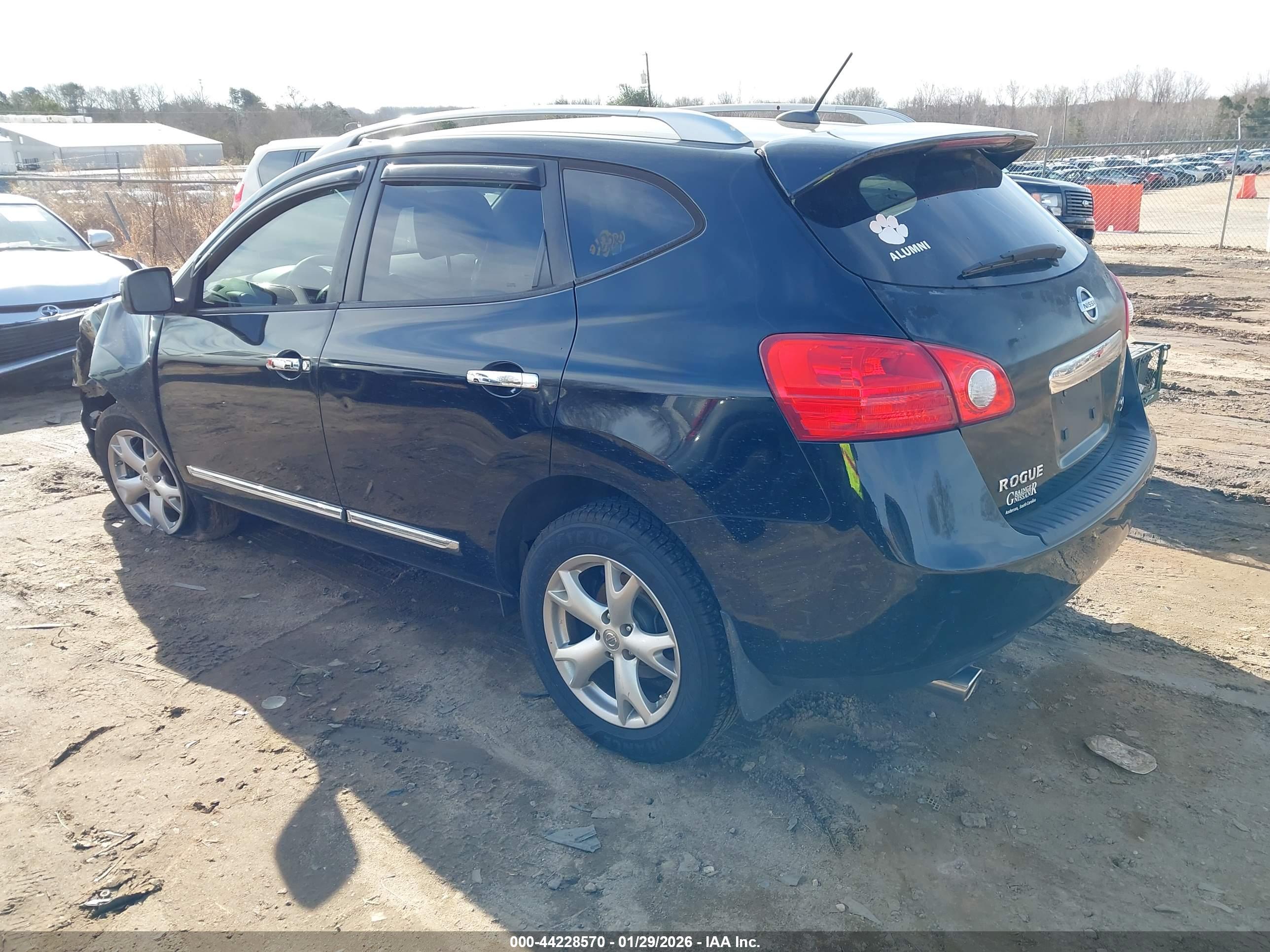 NISSAN ROGUE image 3