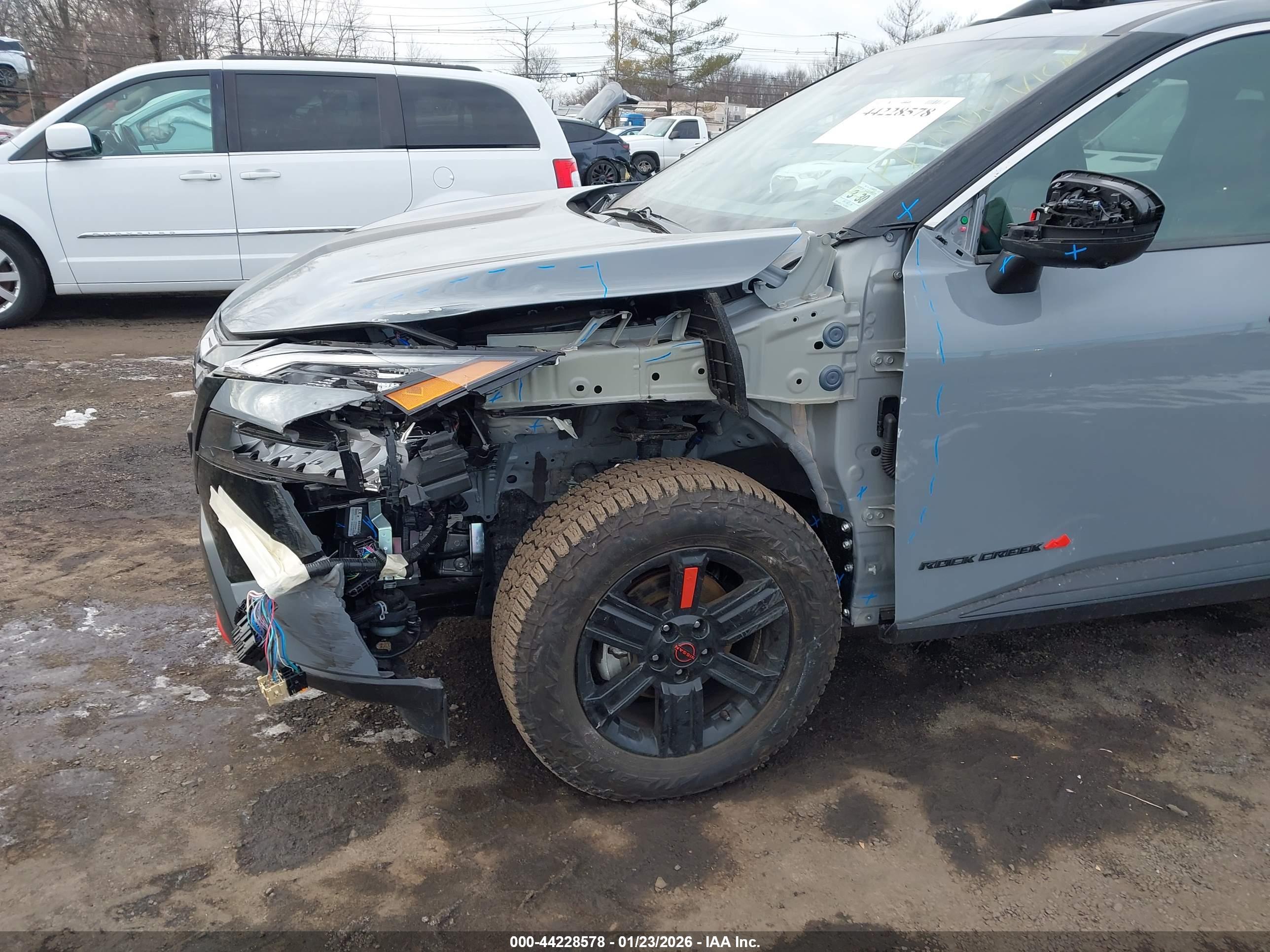NISSAN ROGUE image 6