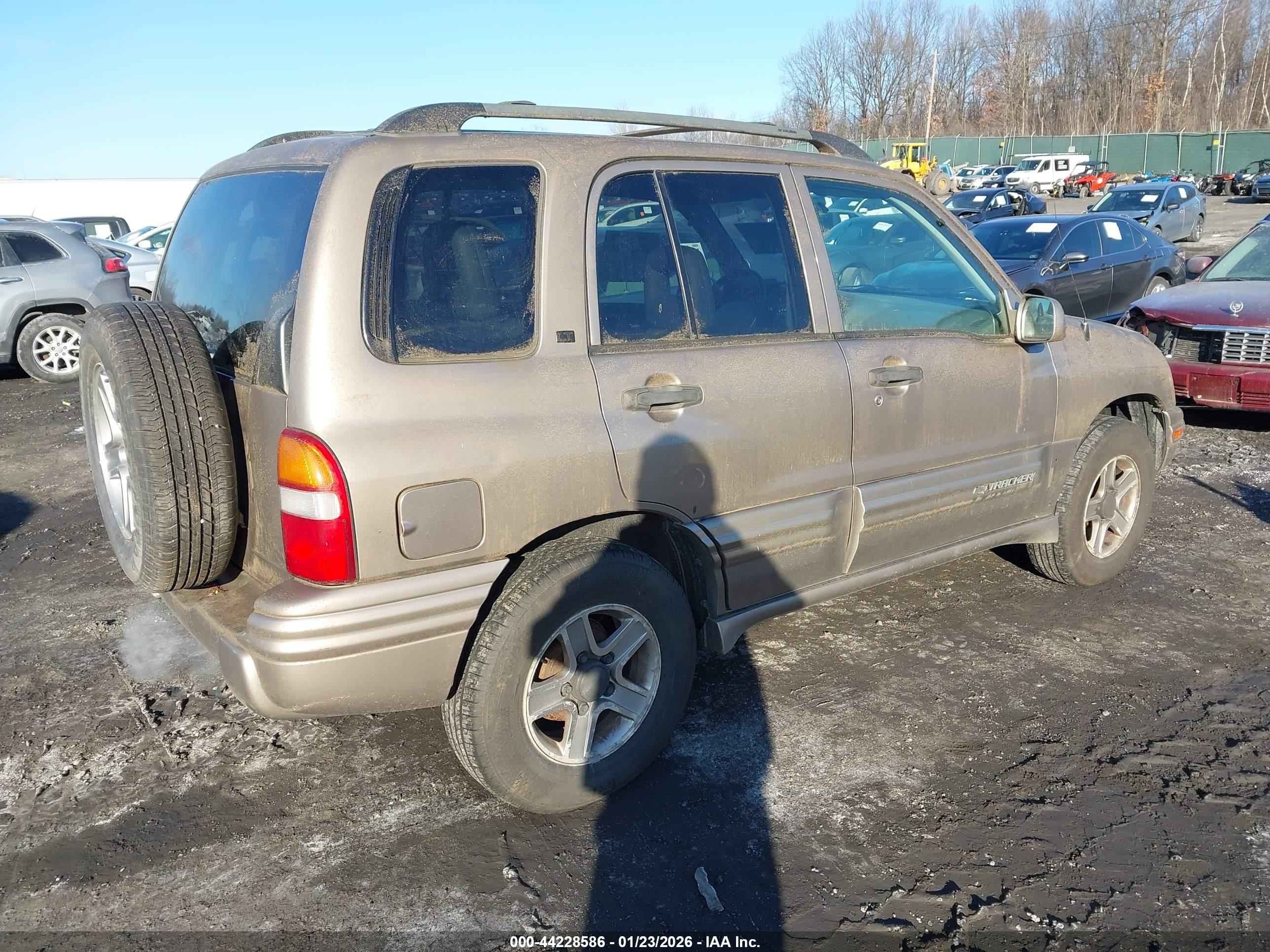 CHEVROLET TRACKER image 4