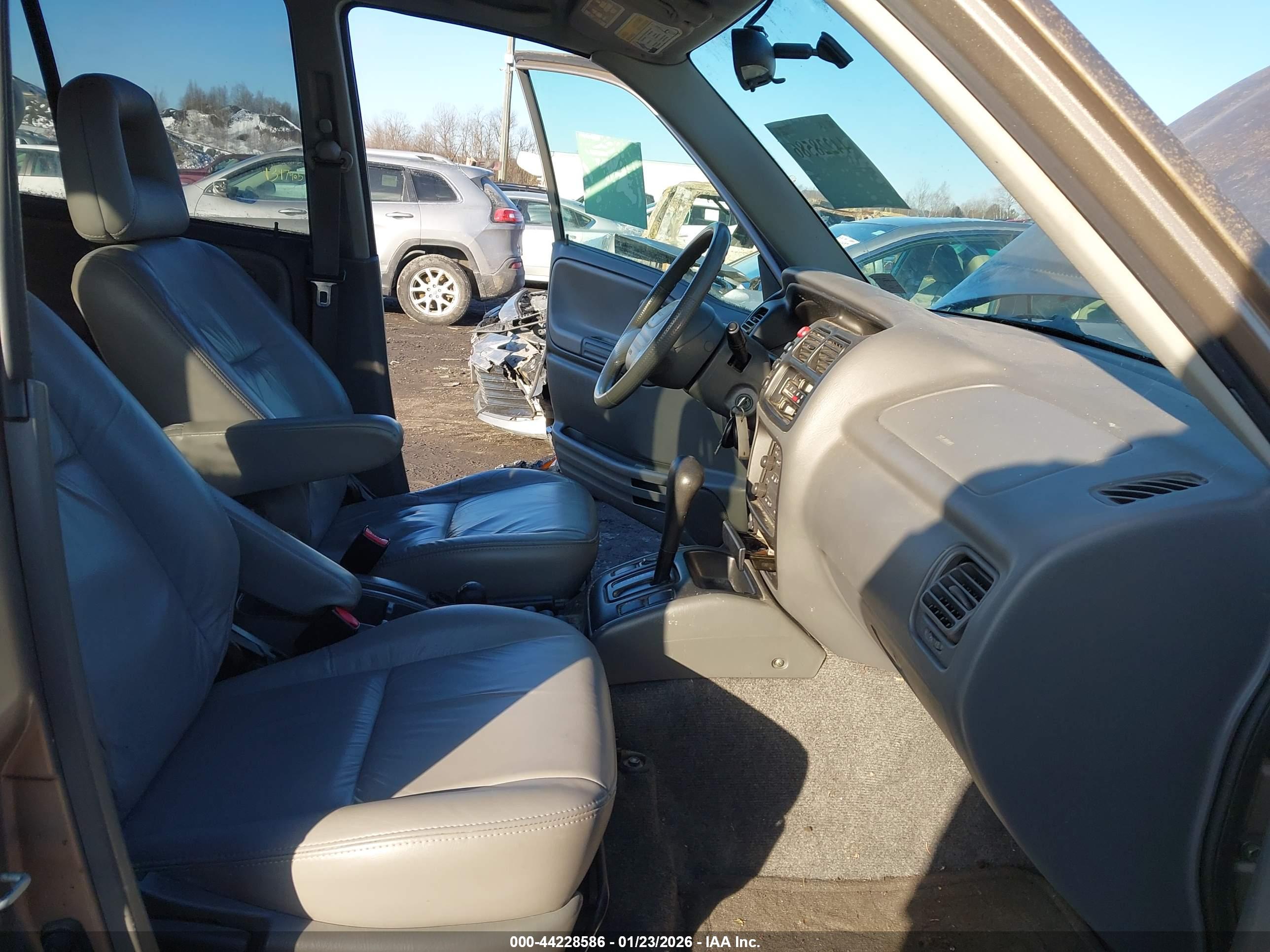 CHEVROLET TRACKER image 5