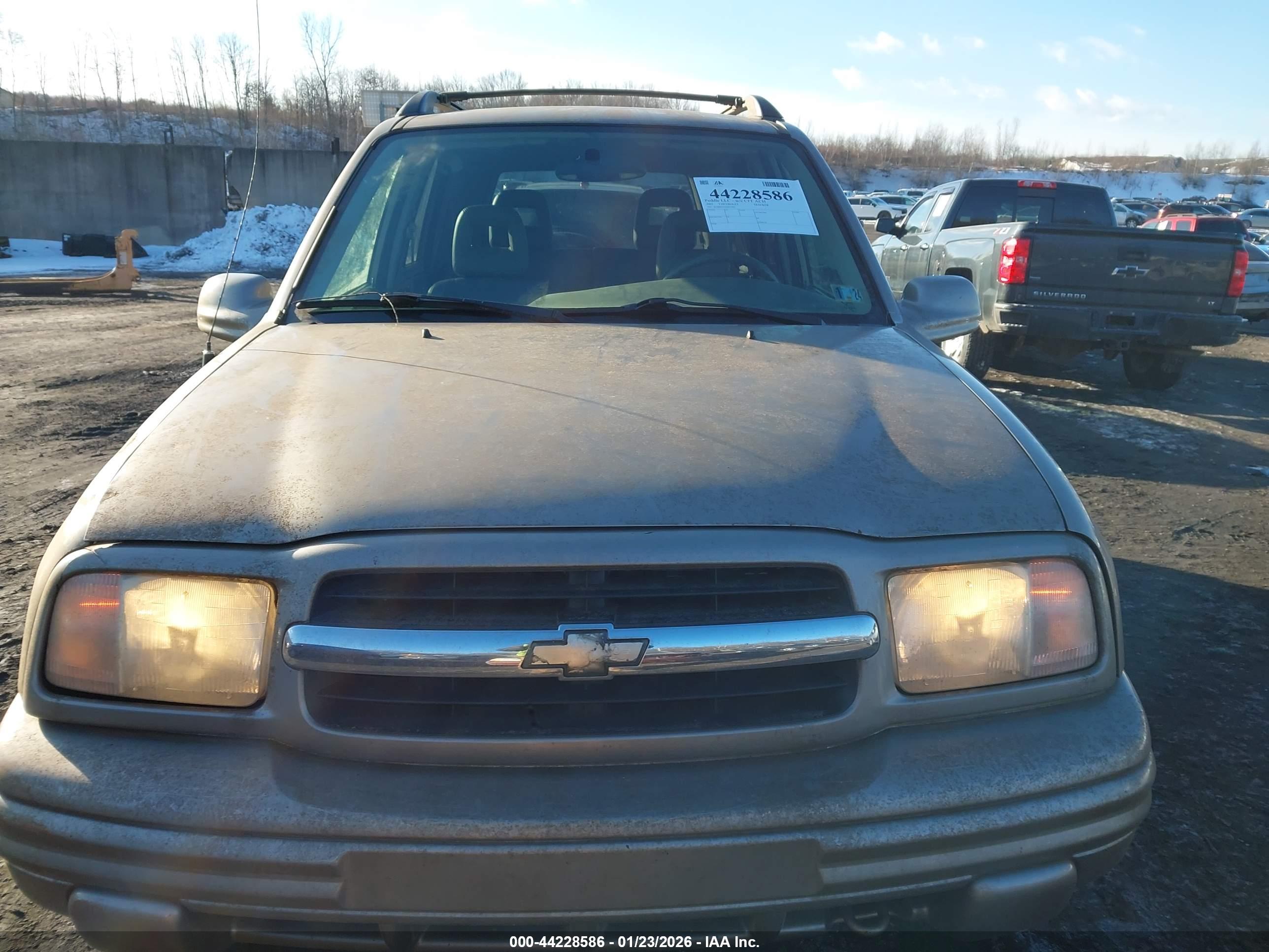 CHEVROLET TRACKER image 6