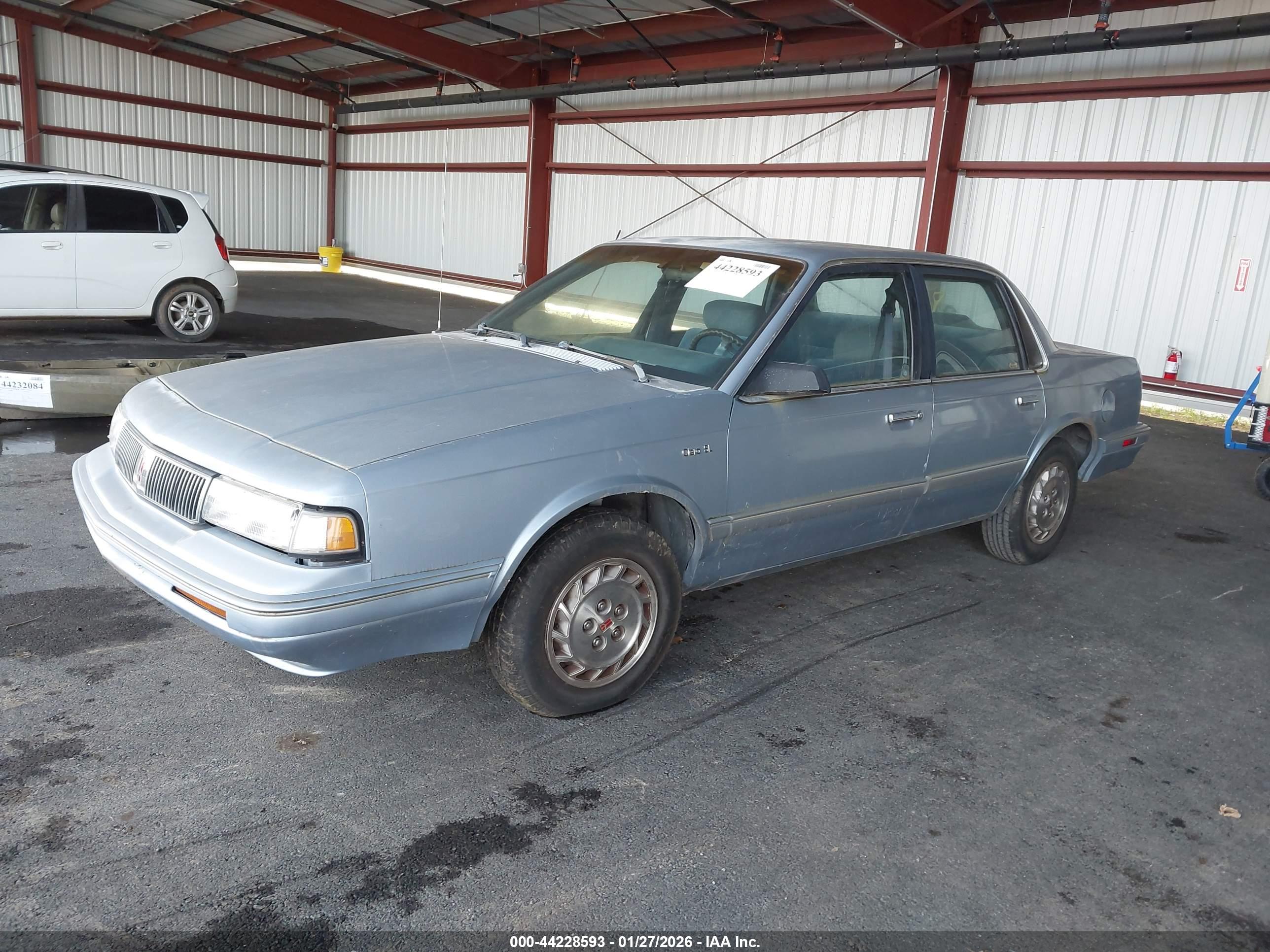 OLDSMOBILE CIERA image 2