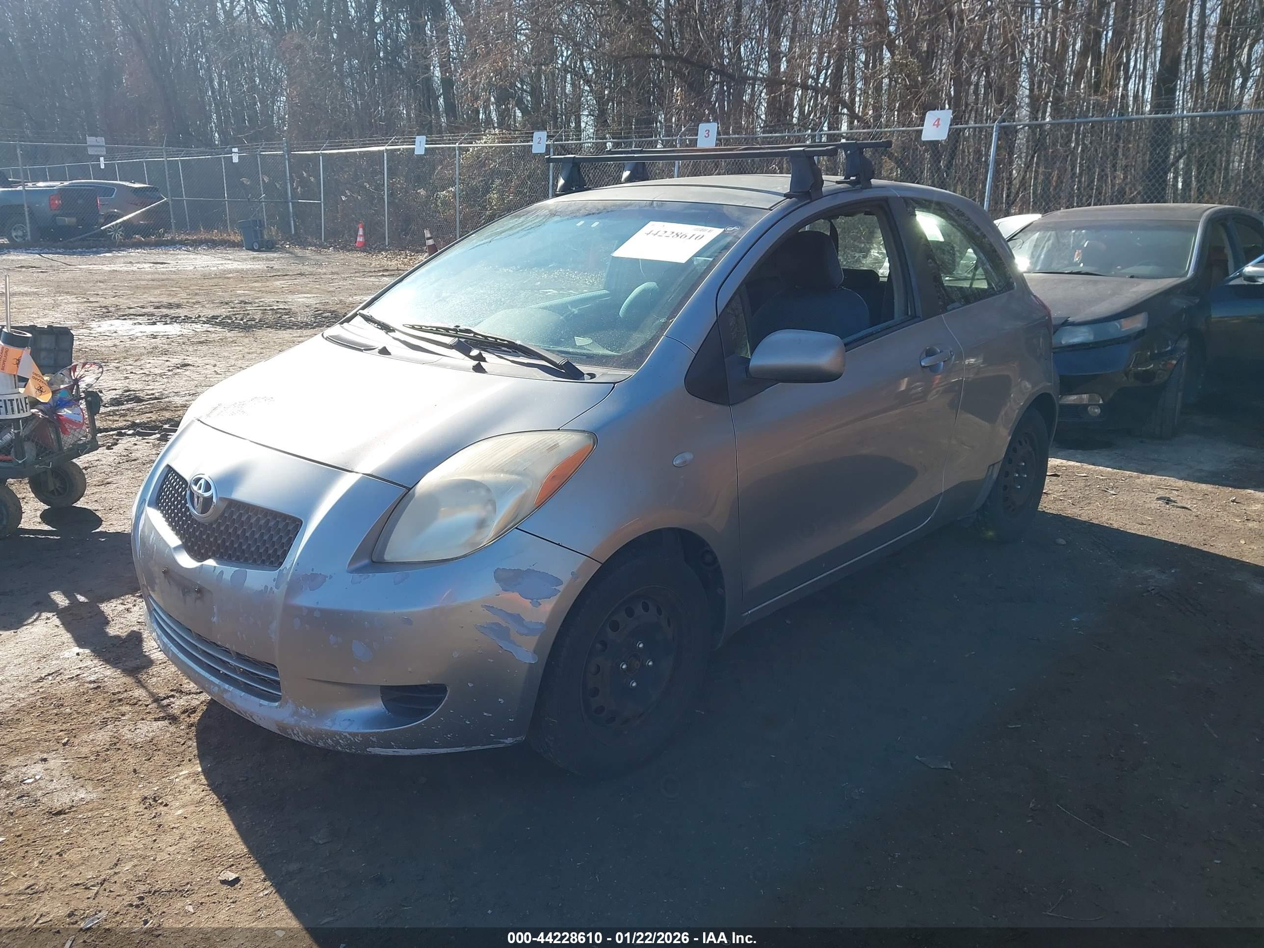 TOYOTA YARIS image 2