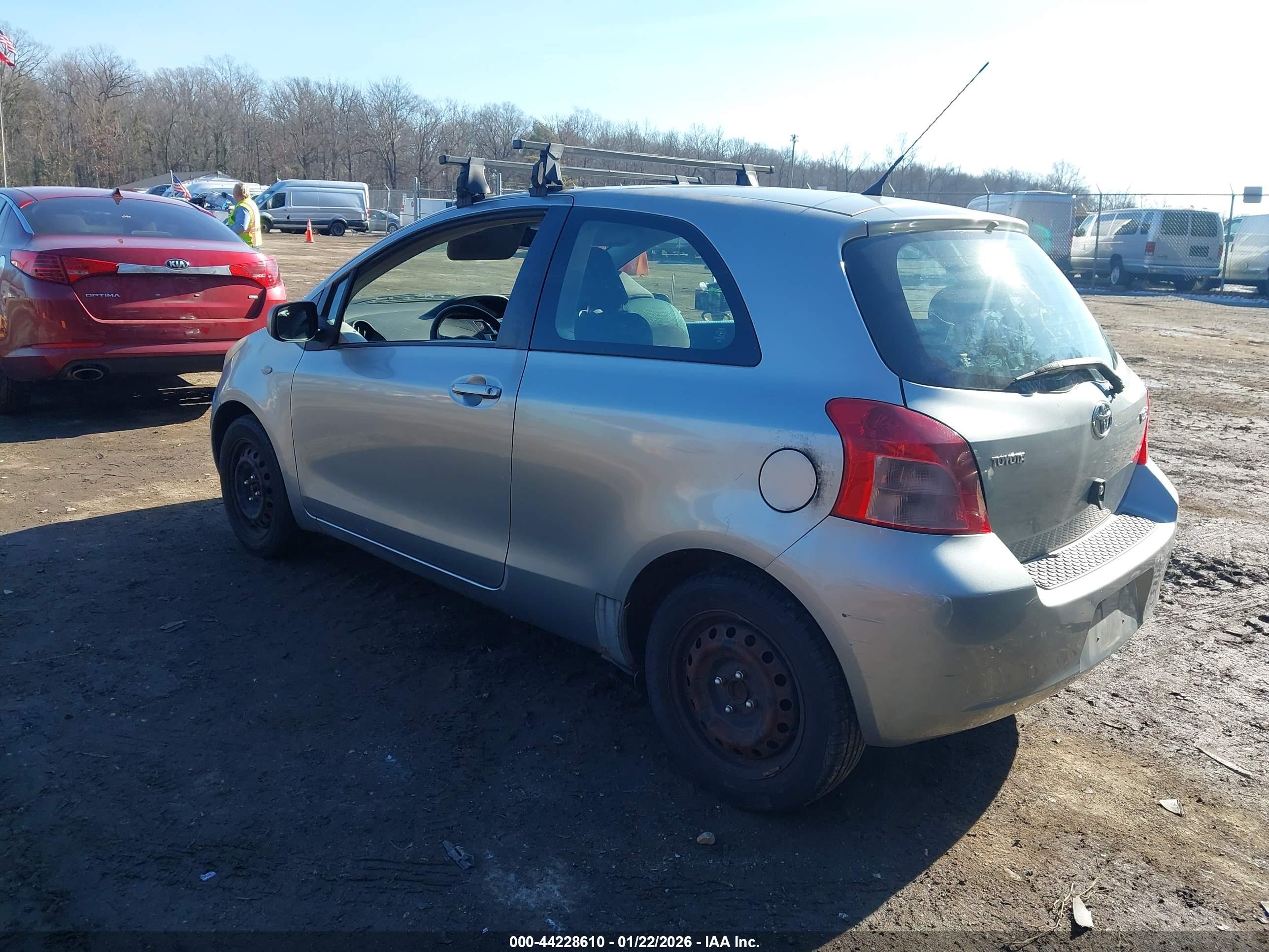 TOYOTA YARIS image 3