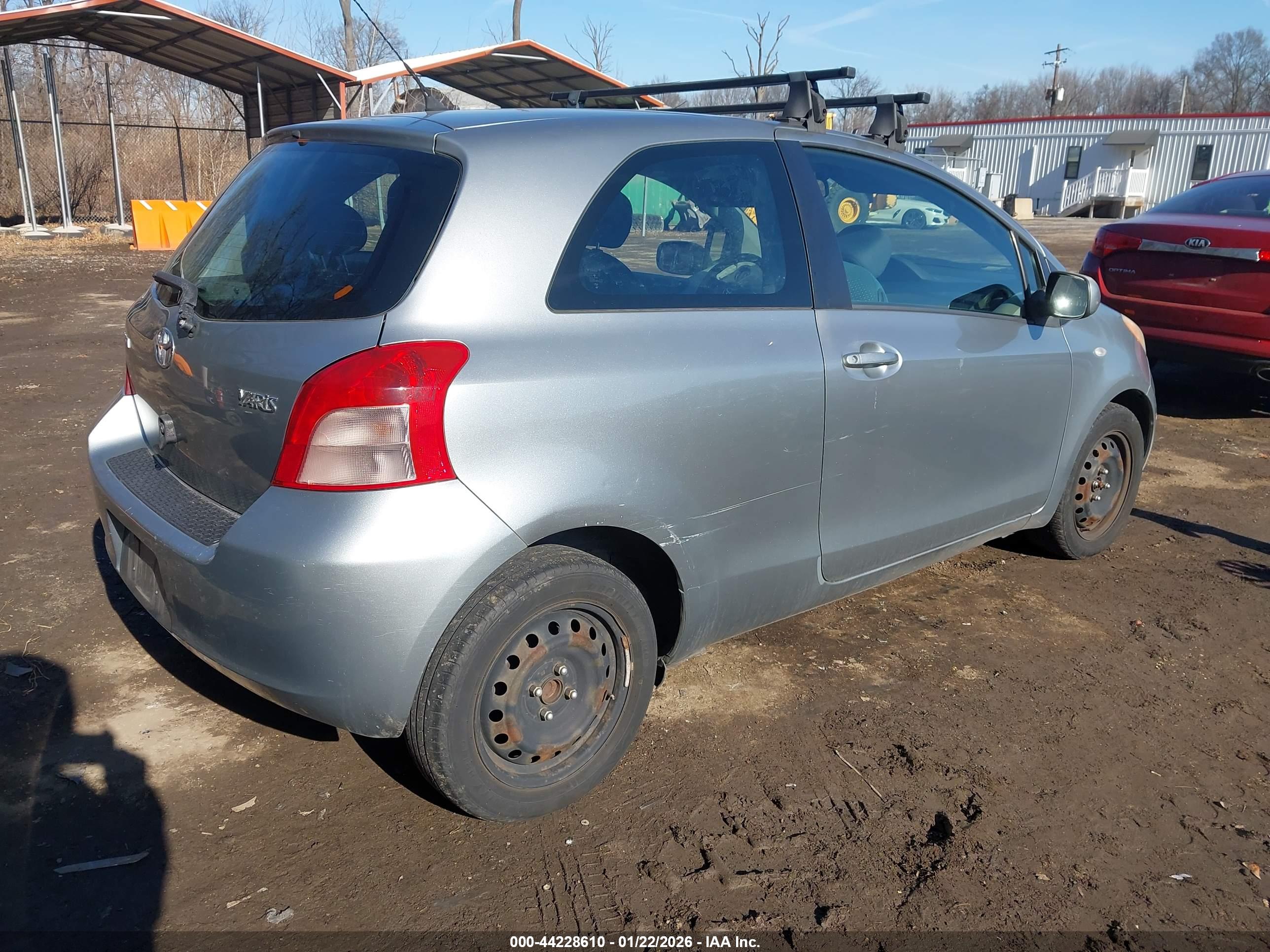 TOYOTA YARIS image 4