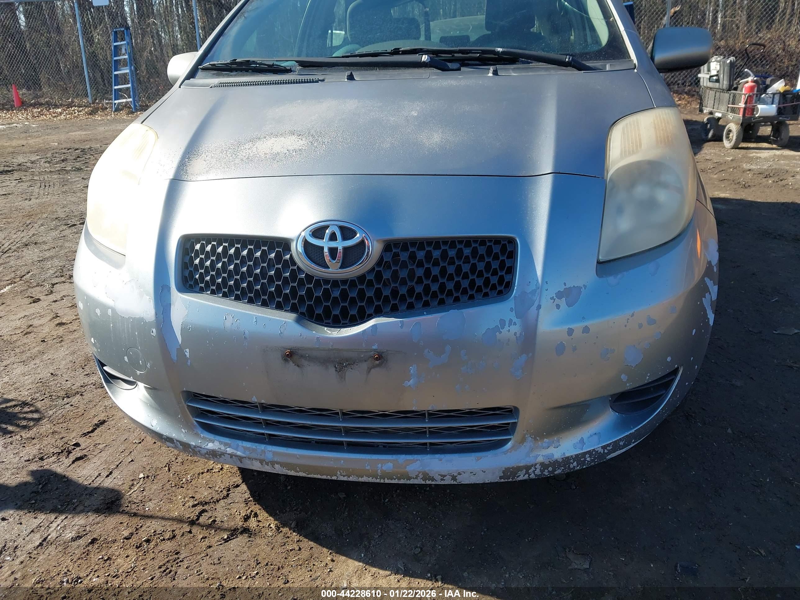 TOYOTA YARIS image 6