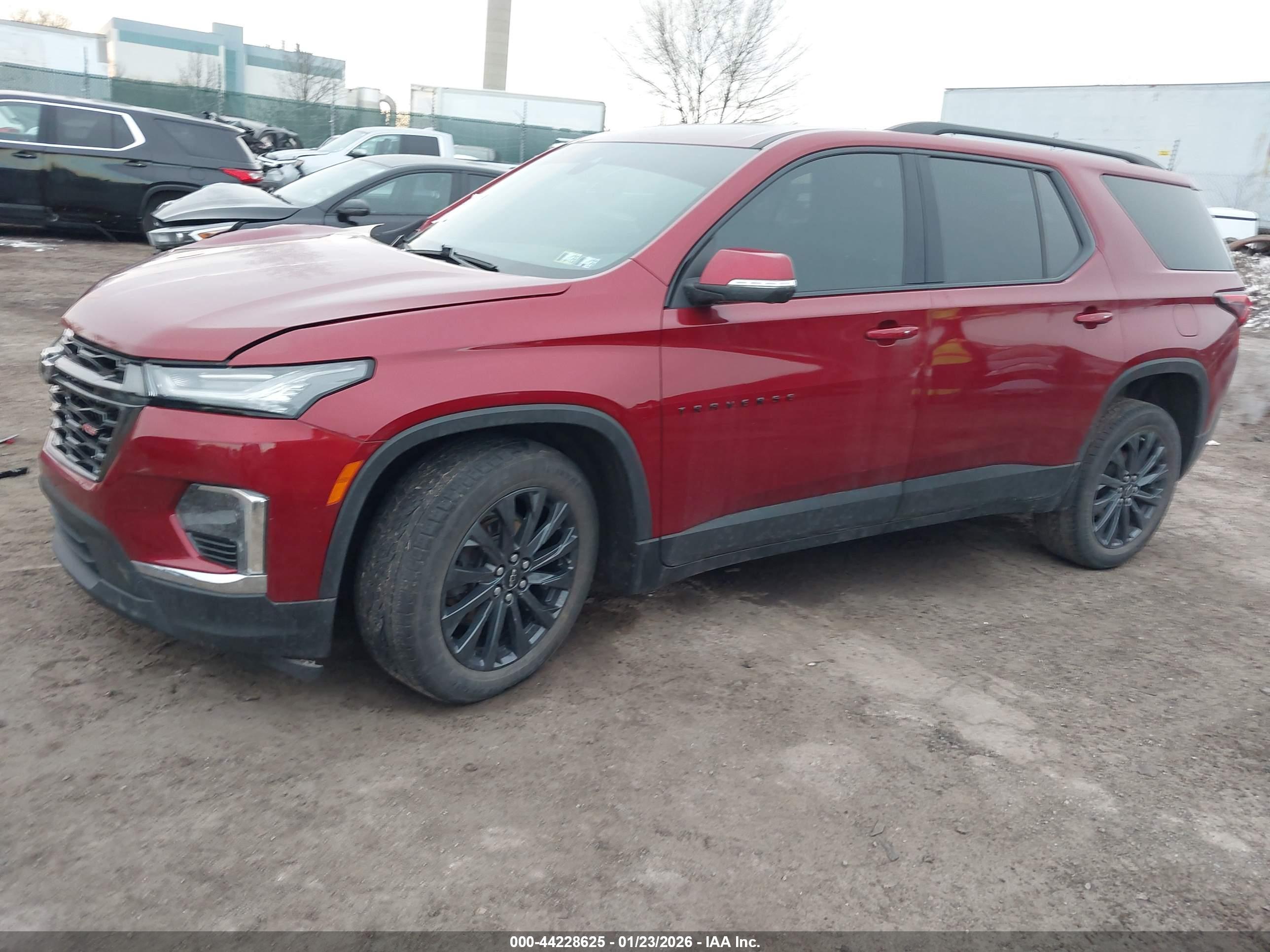 CHEVROLET TRAVERSE image 2