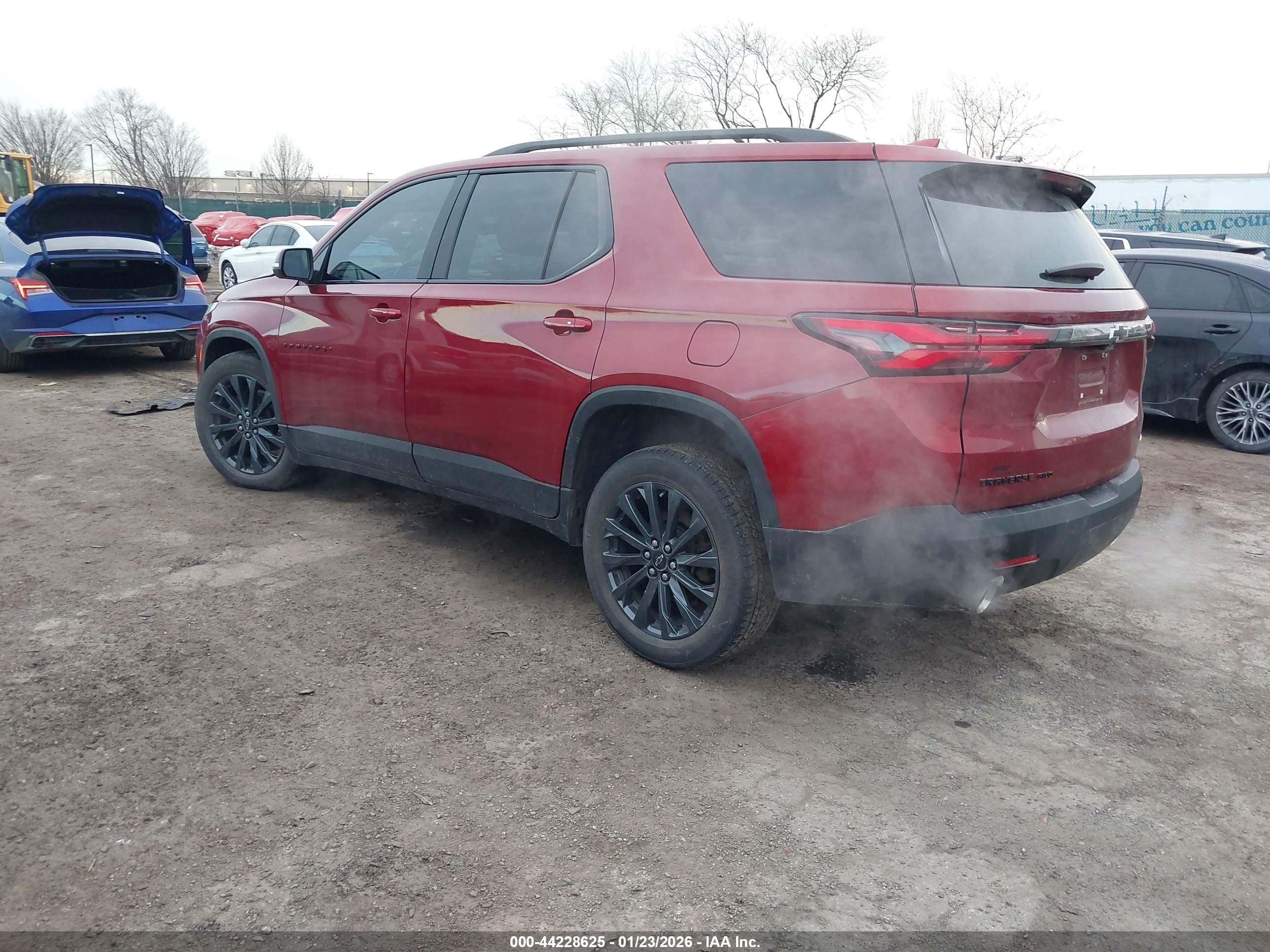 CHEVROLET TRAVERSE image 3
