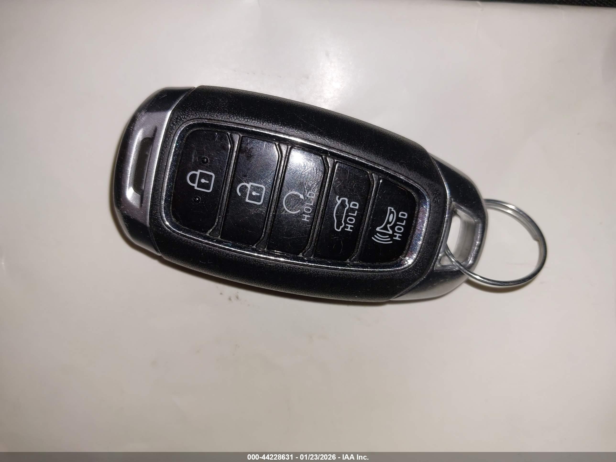 HYUNDAI ELANTRA image 11