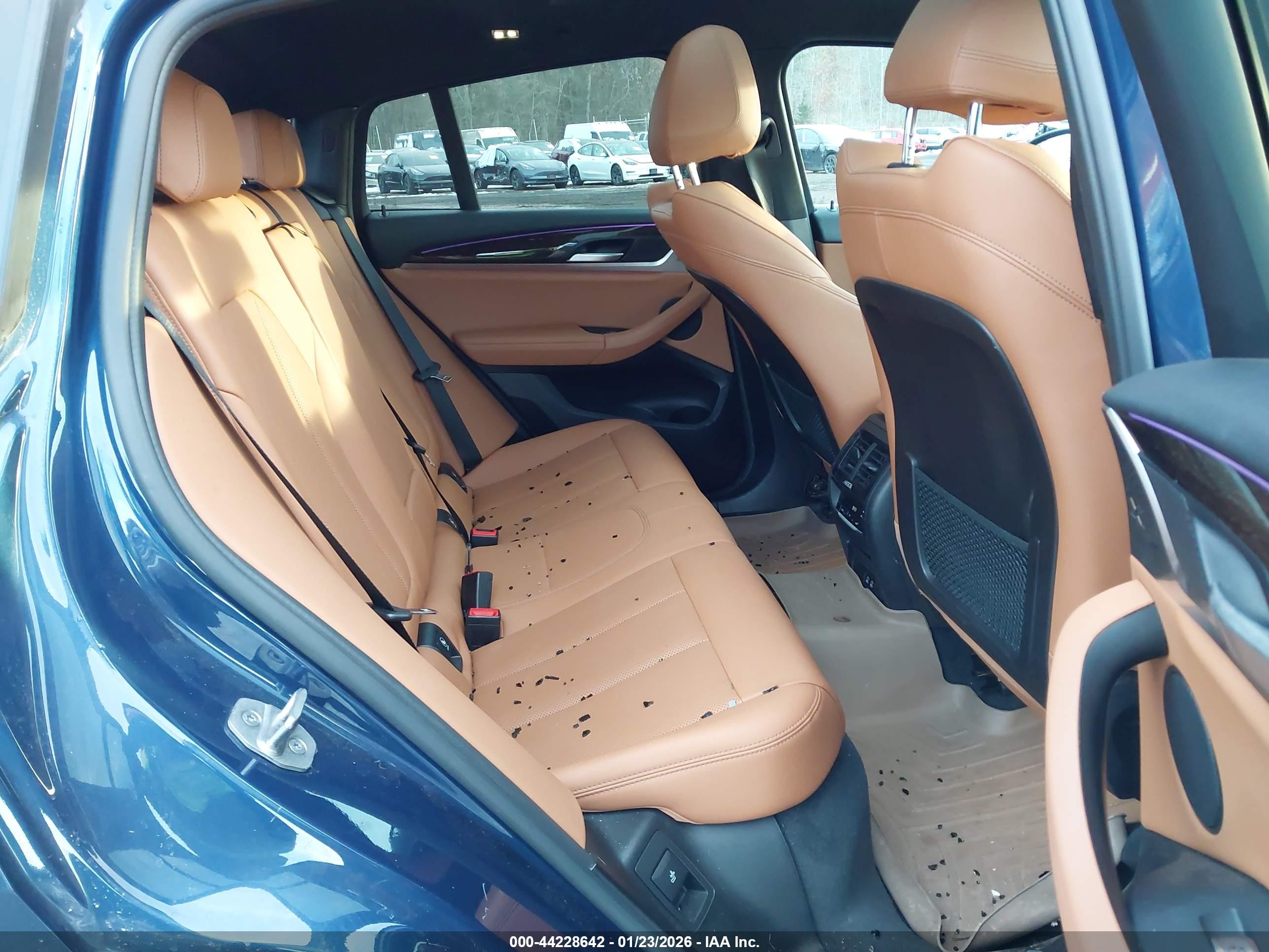 BMW X4 image 8