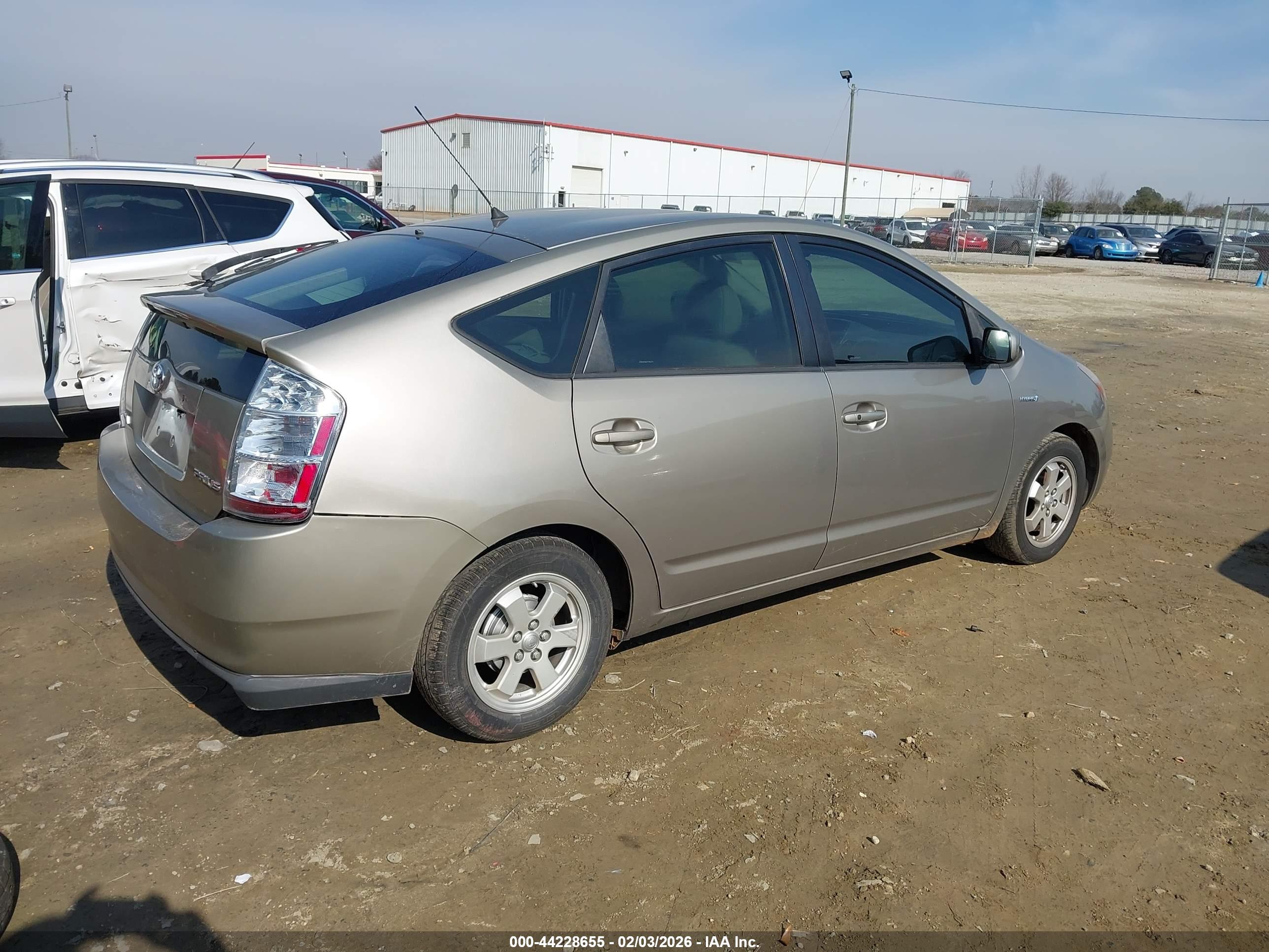 TOYOTA PRIUS image 4