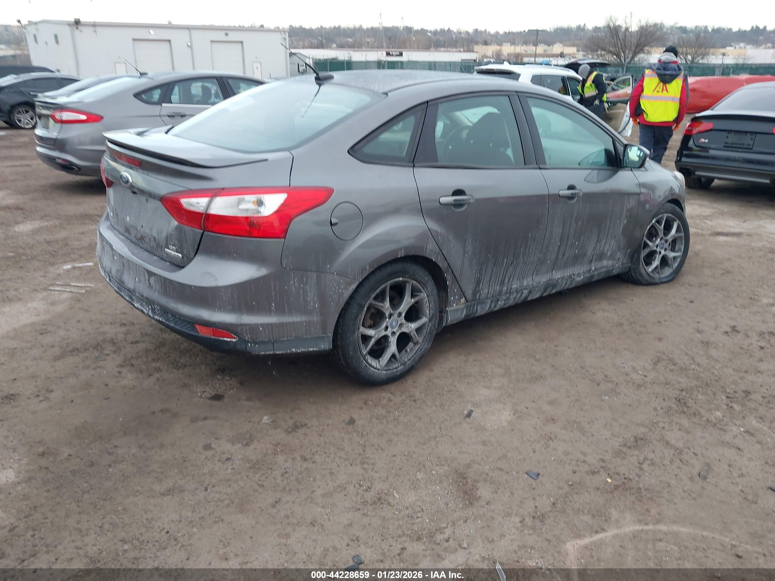 FORD FOCUS image 4
