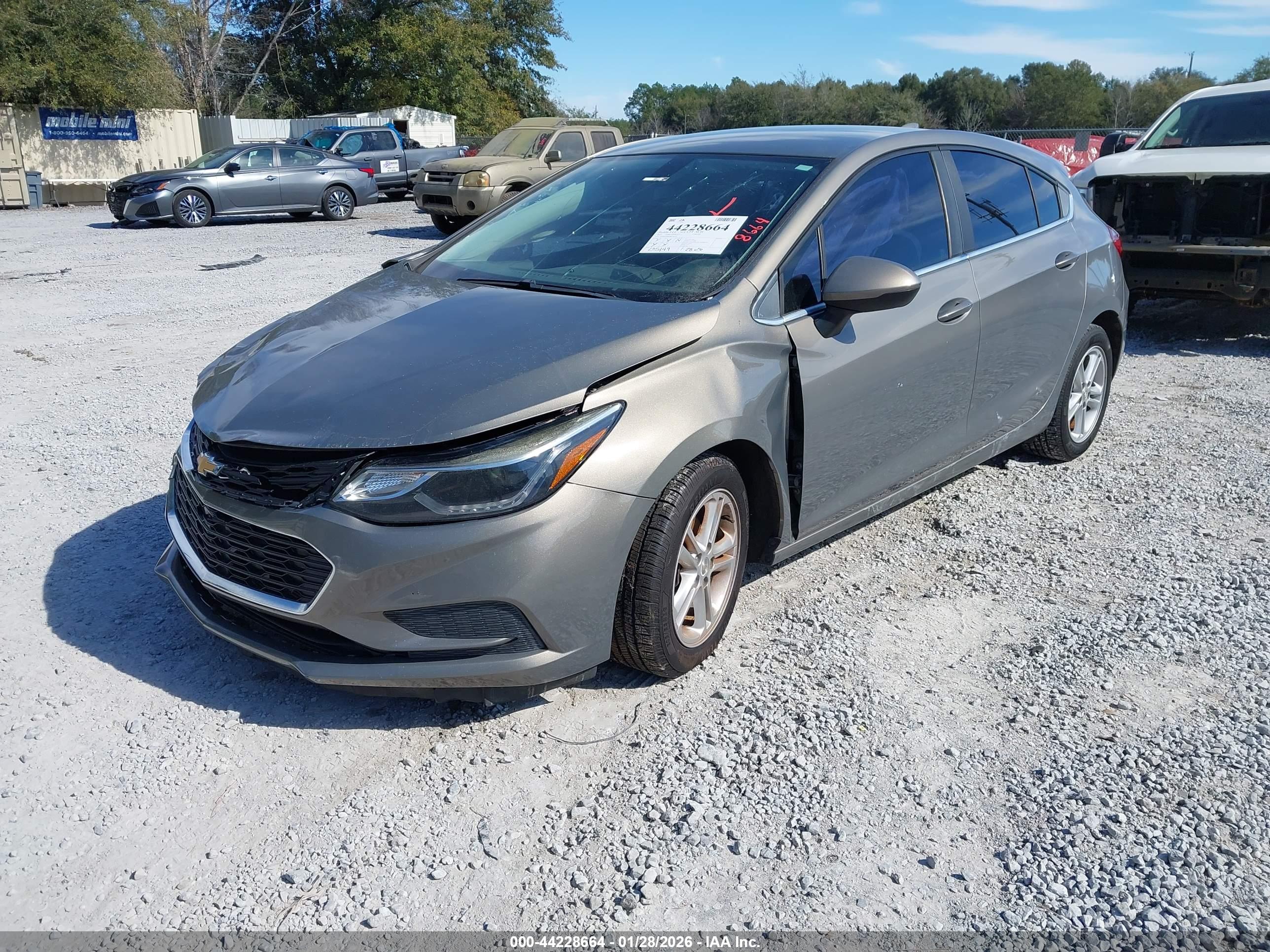 CHEVROLET CRUZE image 2