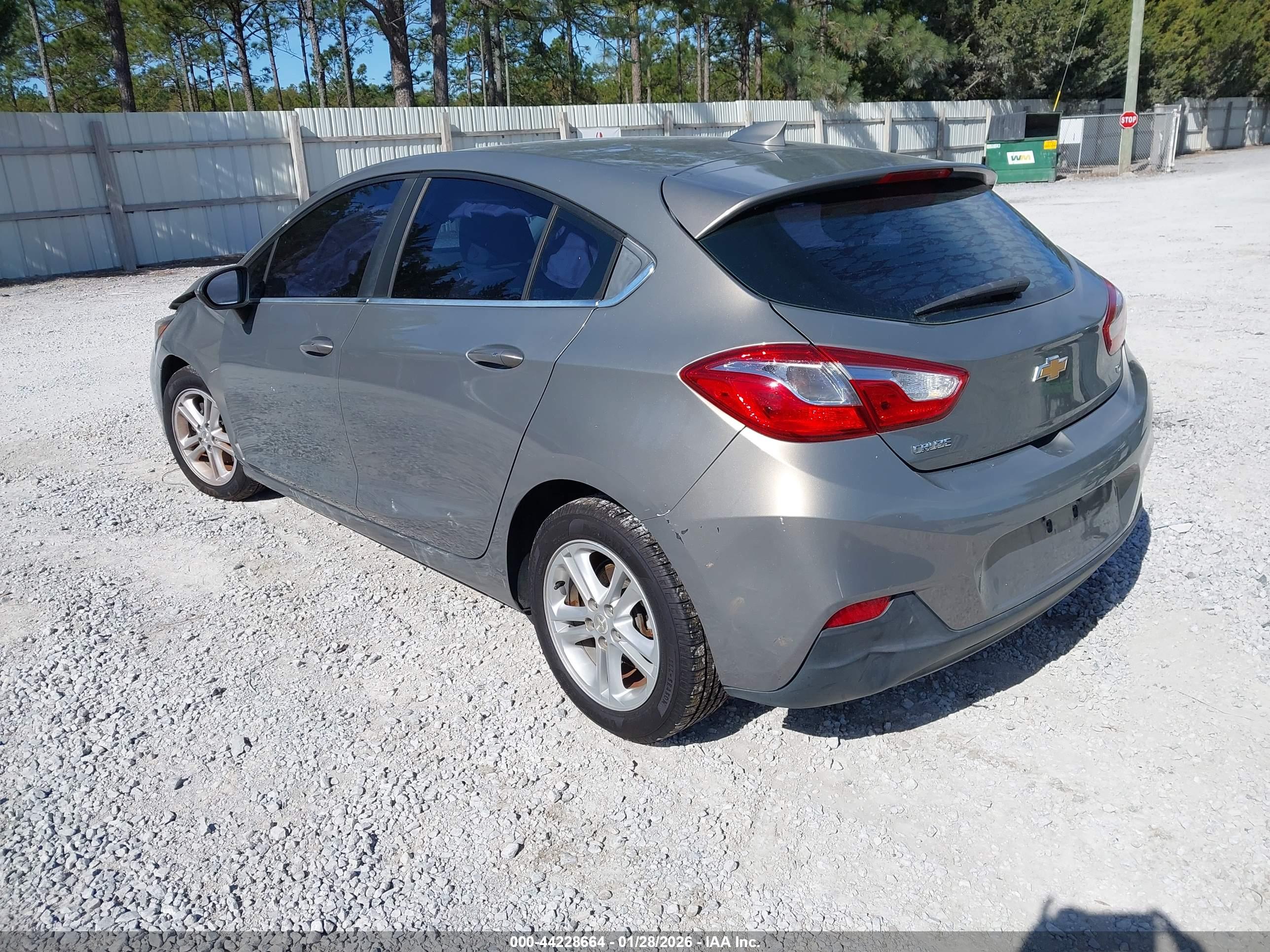 CHEVROLET CRUZE image 3