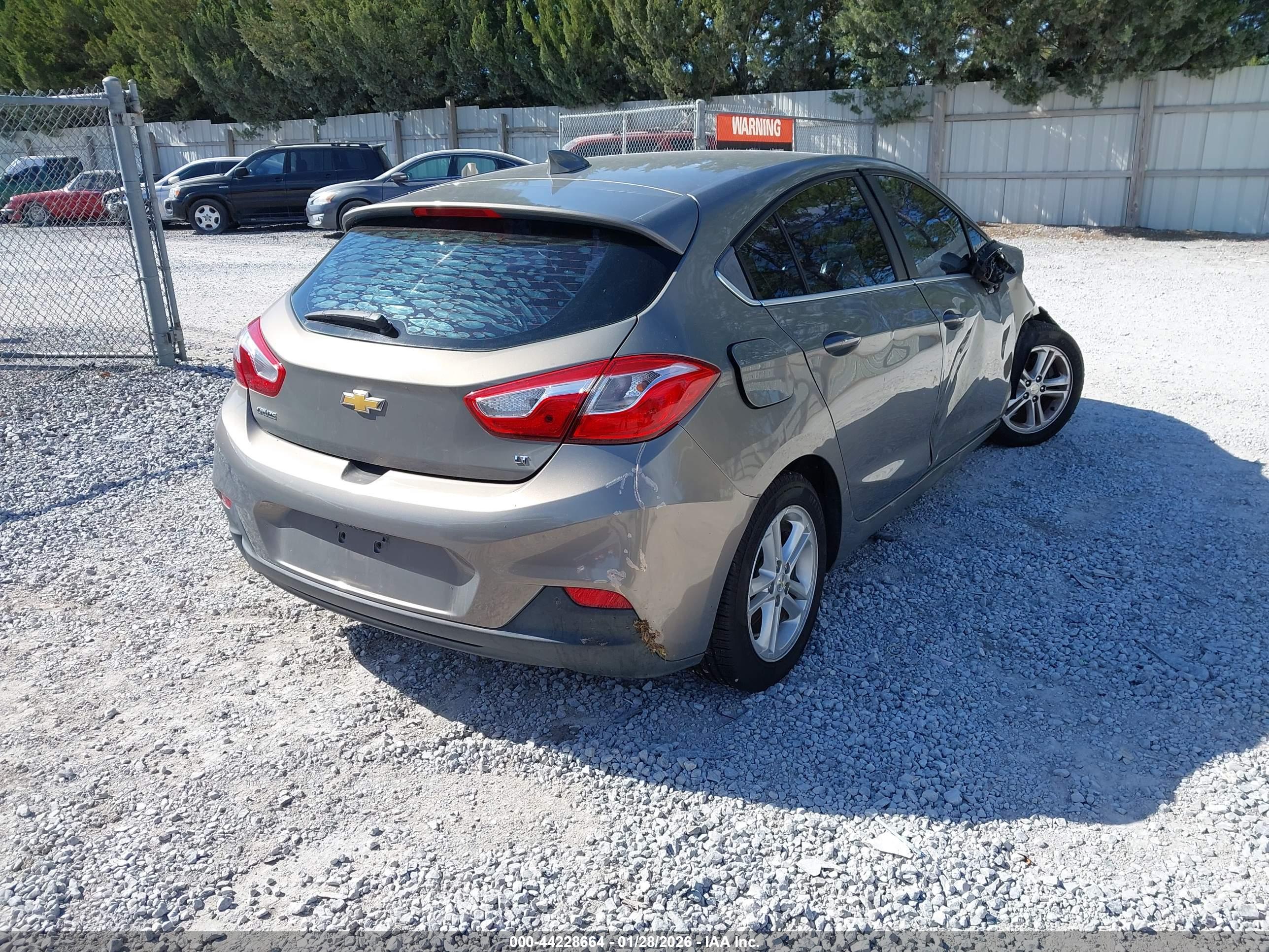 CHEVROLET CRUZE image 4