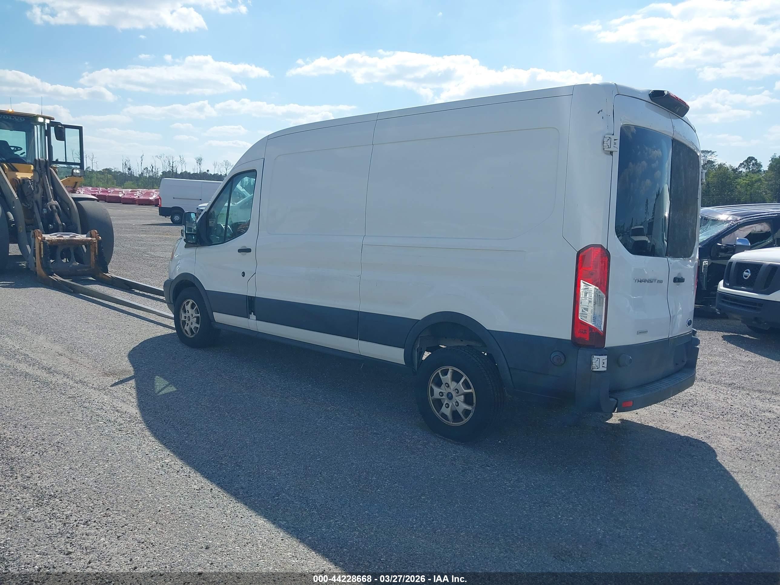 FORD TRANSIT-250 image 3
