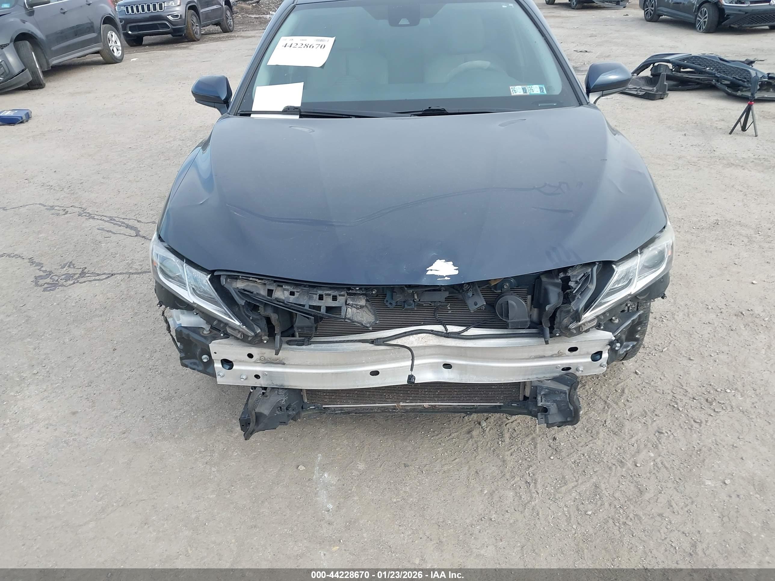 TOYOTA CAMRY image 6