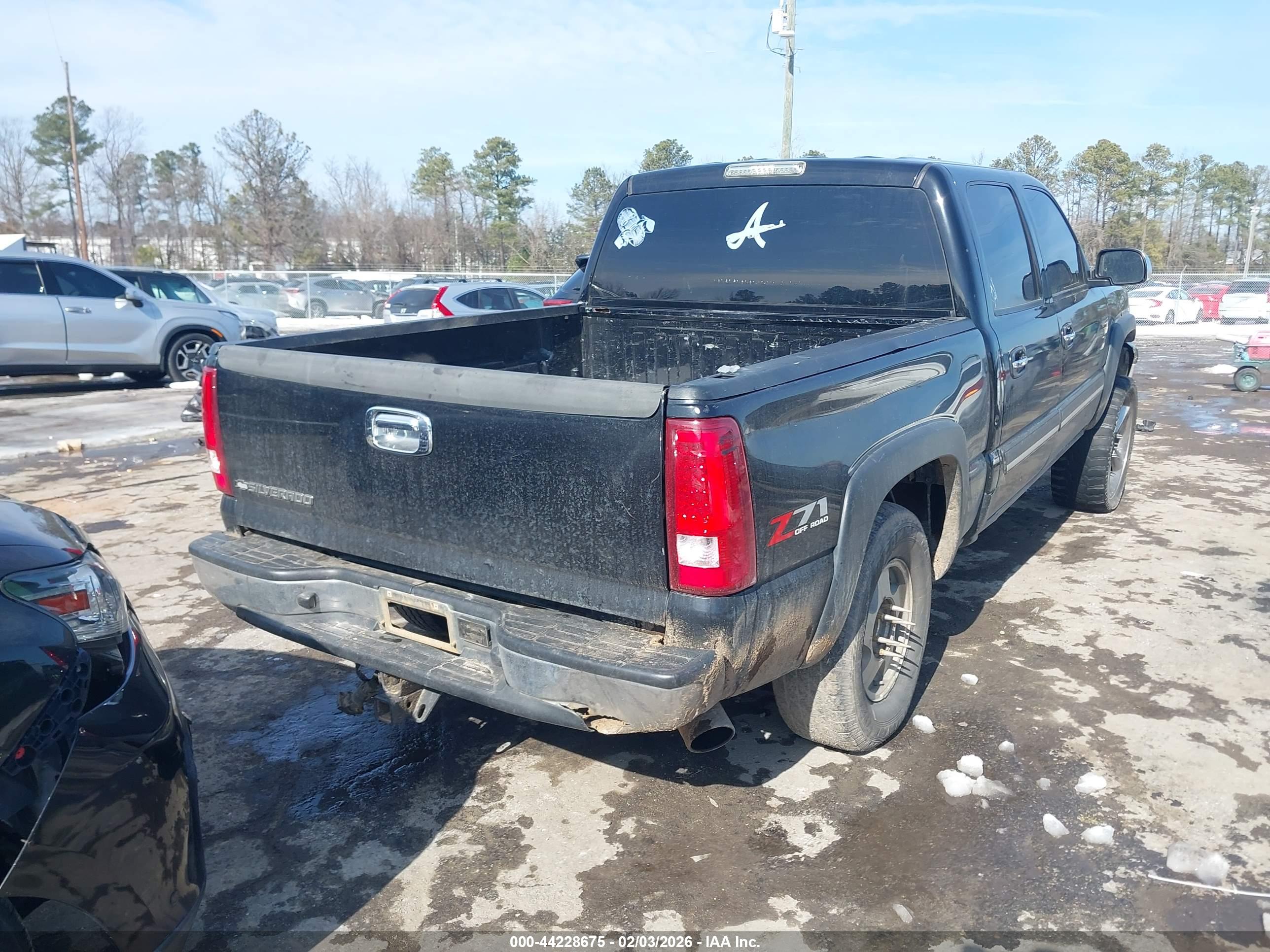 CHEVROLET SILVERADO image 4