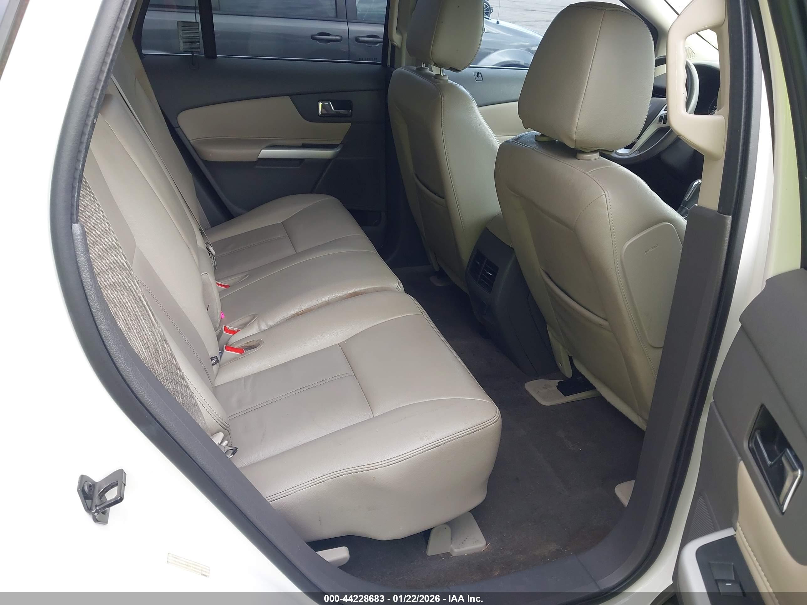 FORD EDGE image 8