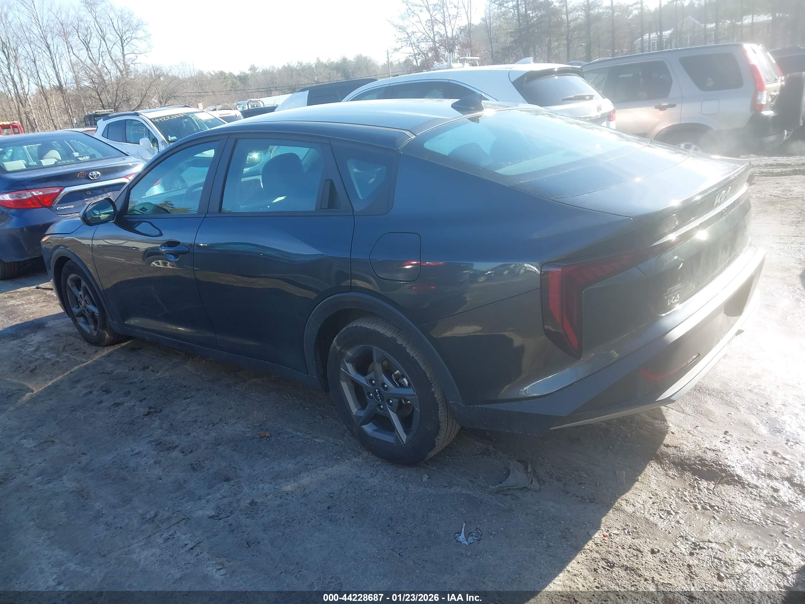 KIA K4 image 3