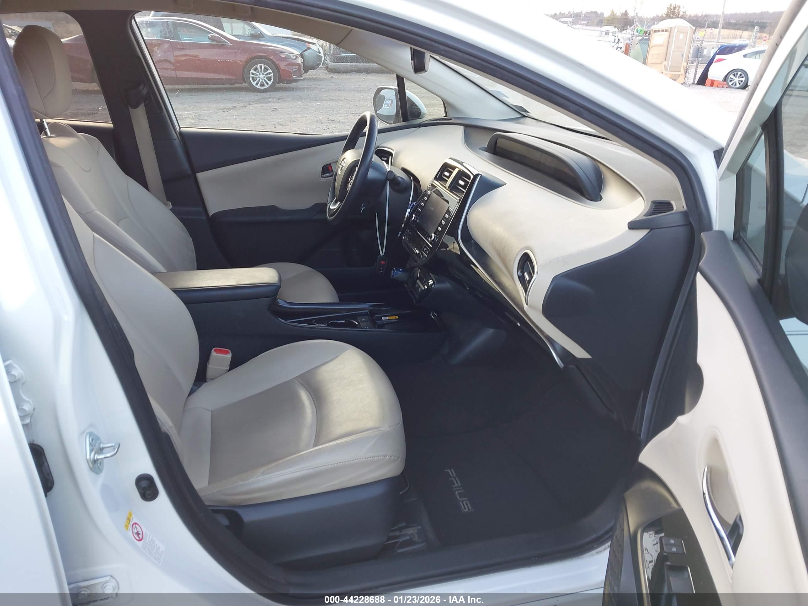 TOYOTA PRIUS image 5