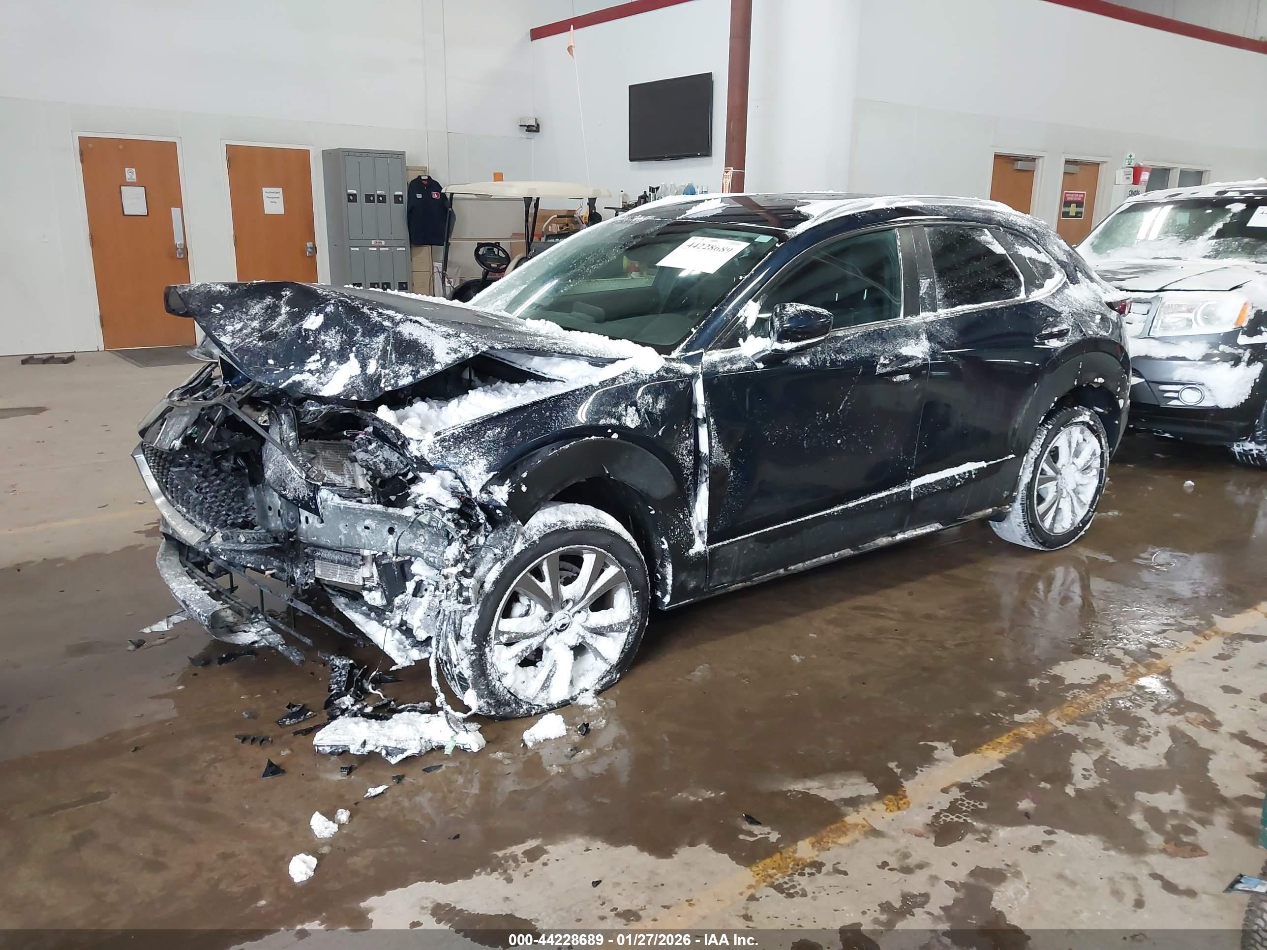 MAZDA CX-30 image 2